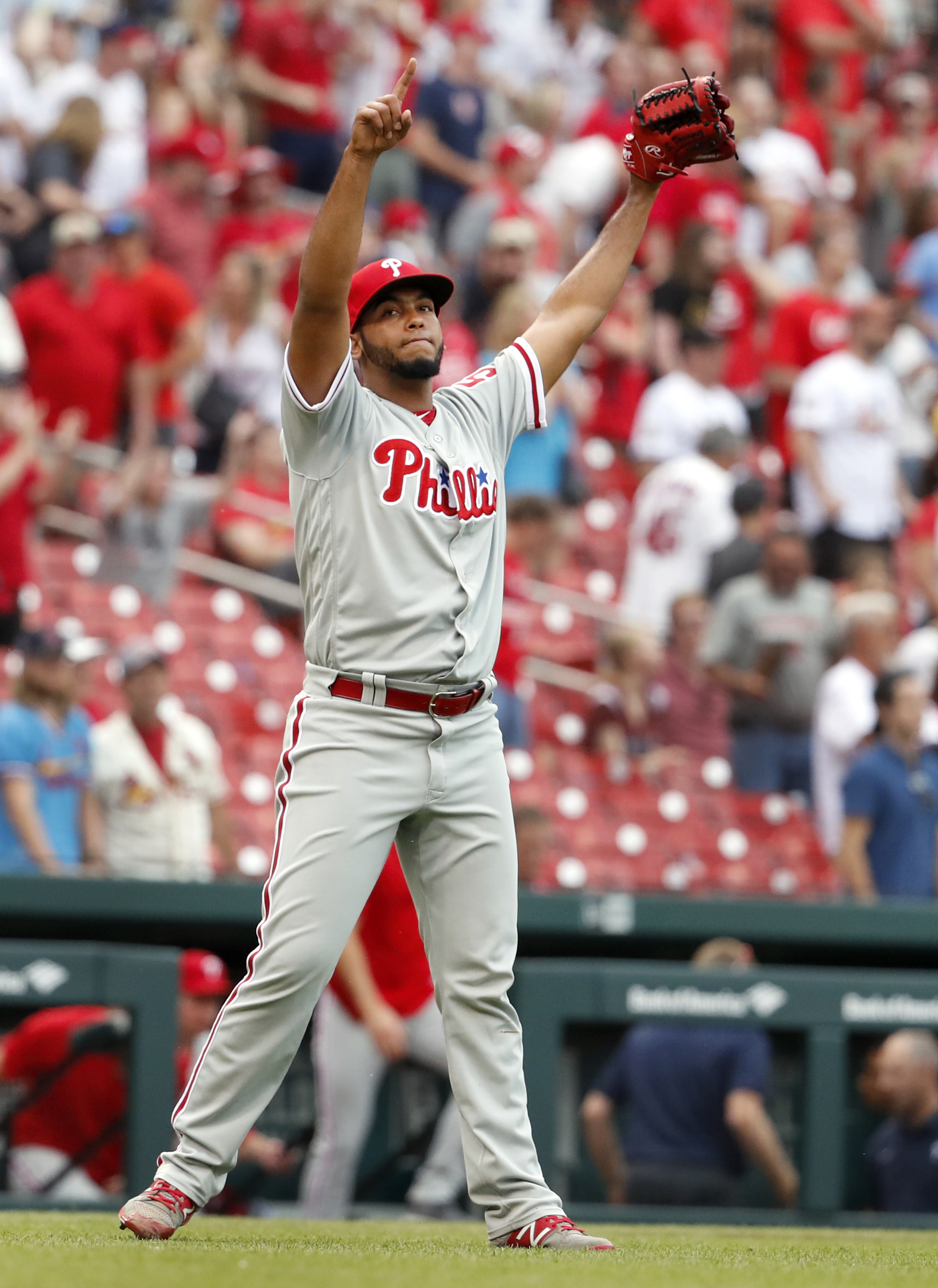 Hererra homers to help Phillies beat Cardinals 7-6