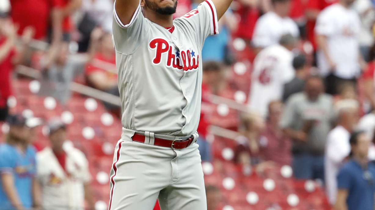 Hererra homers to help Phillies beat Cardinals 7-6
