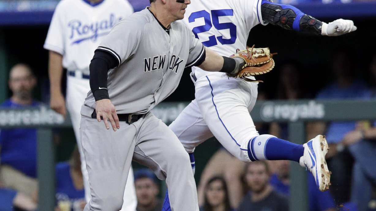Sanchez hits 2 of Yankees' 5 homers in 8-3 win over Royals
