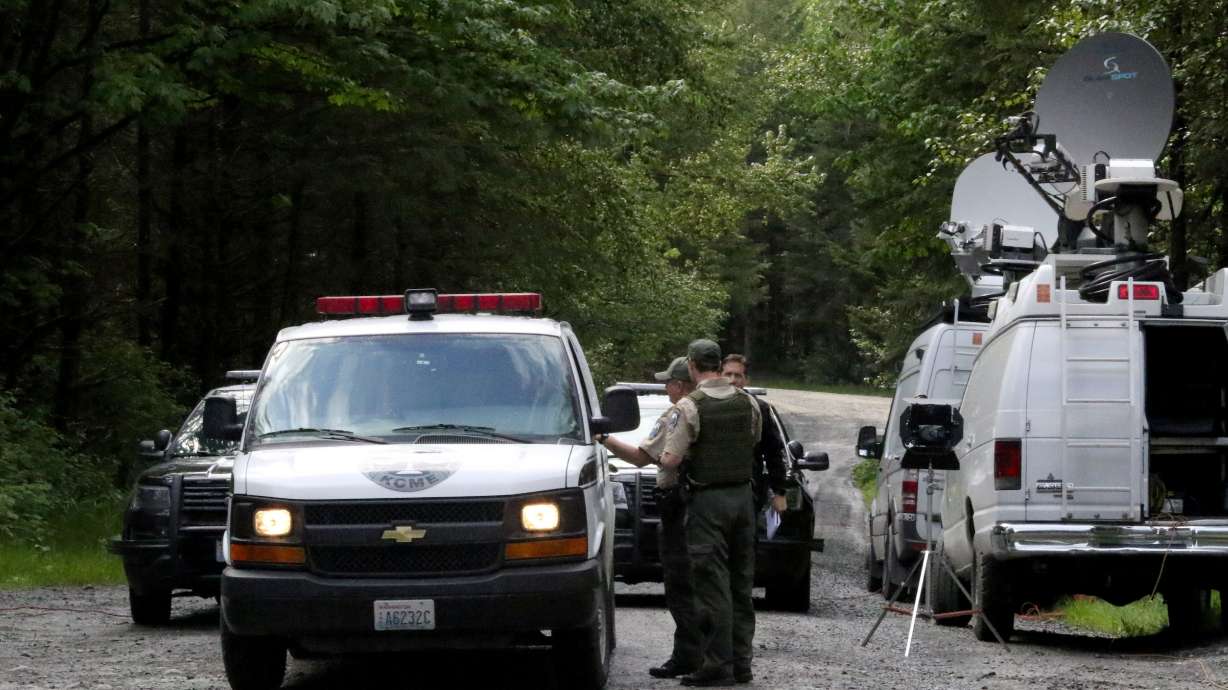 The Latest: Cougar that attacked cyclists was underweight