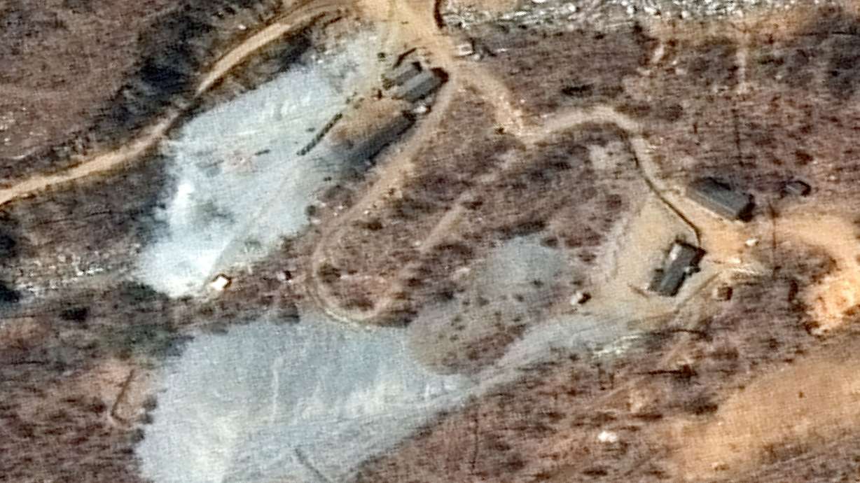 Foreign media arrive for North Korea nuke site closing