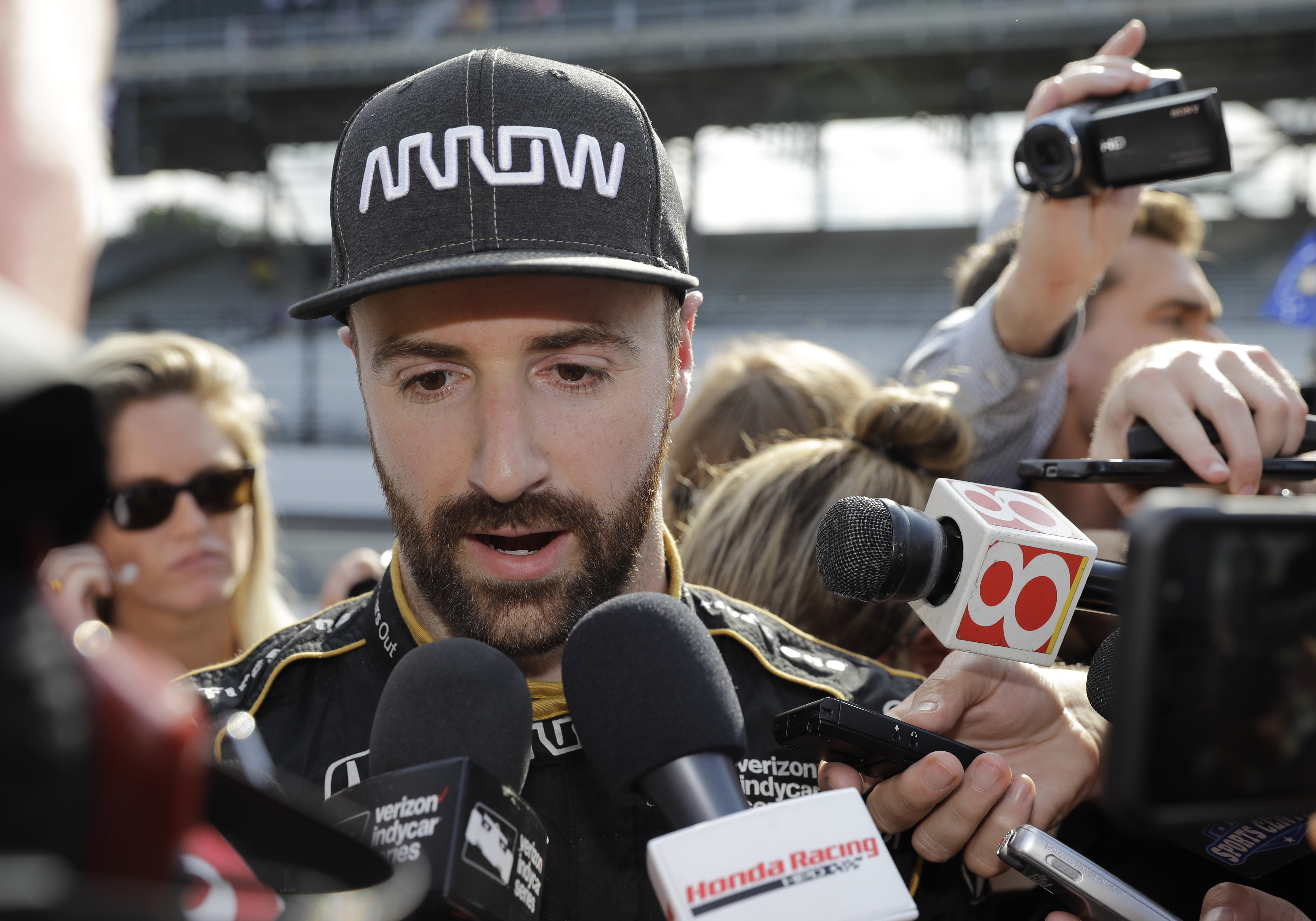 Bumped from Indy, Hinchcliffe plans to help teammate win