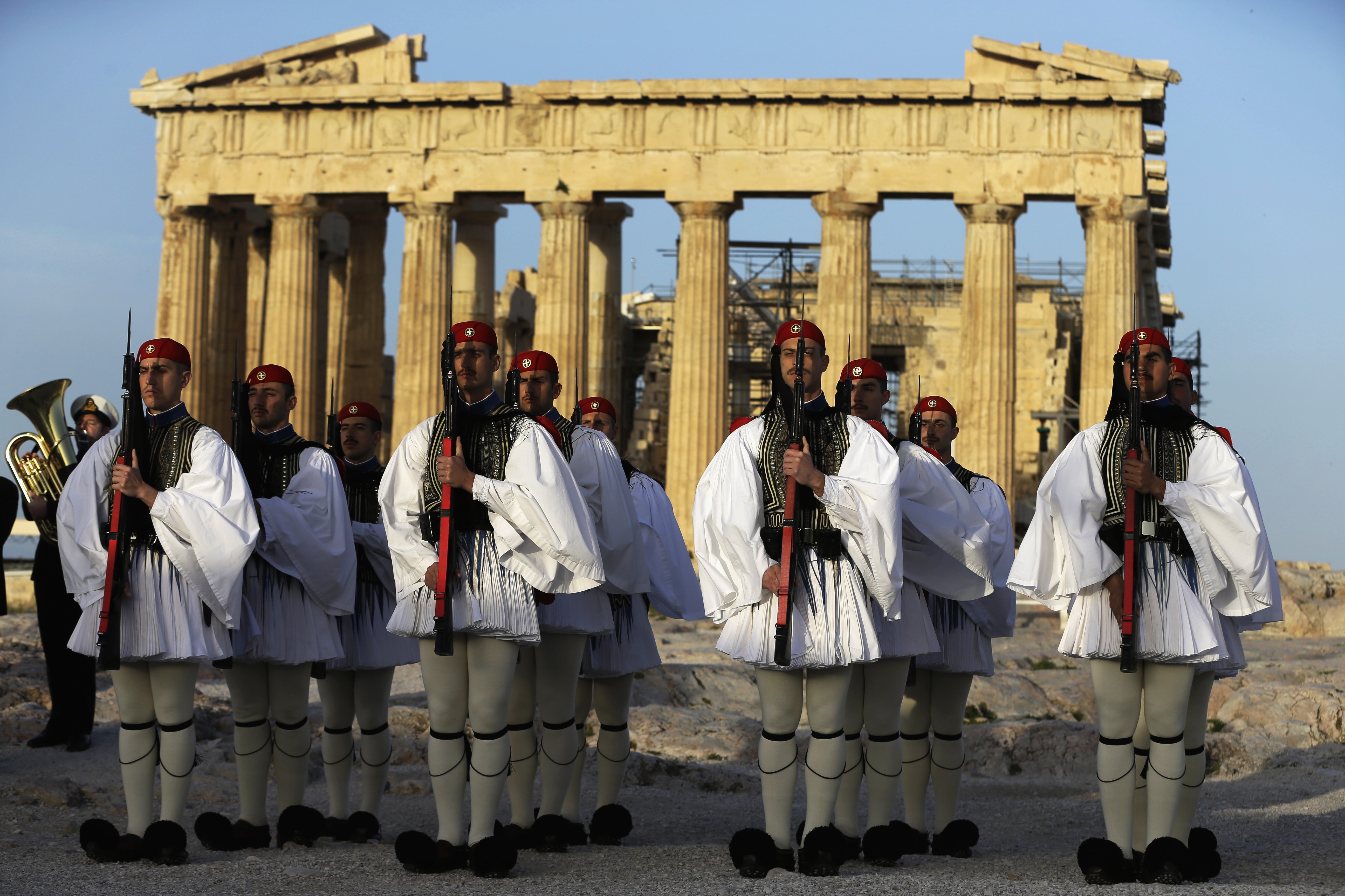 Godly giants in kilts: Meet Greece's best-known soldiers