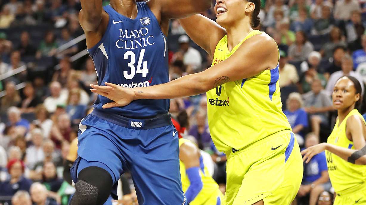 Sylvia Fowles has 23 points, 20 rebounds for Lynx