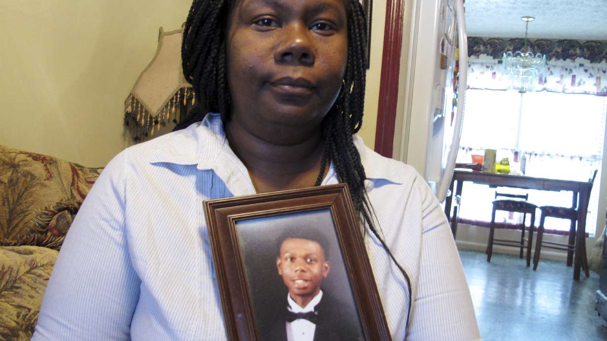 Chief defends officers cleared by grand jury in shooting