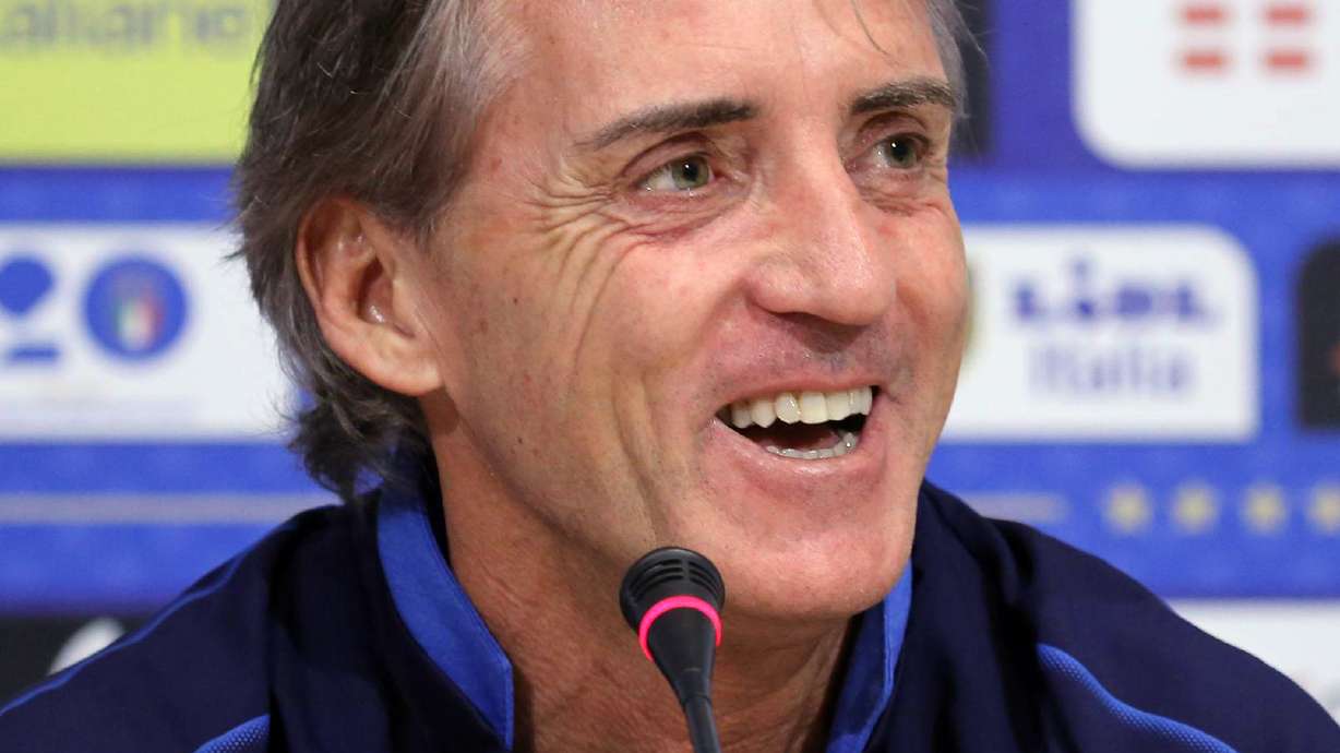 Italy coach Mancini leaves door open for Gianluigi Buffon