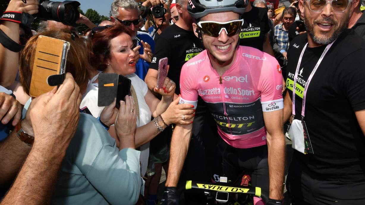 Yates' Giro lead cut in half, Schachmann wins 18th stage
