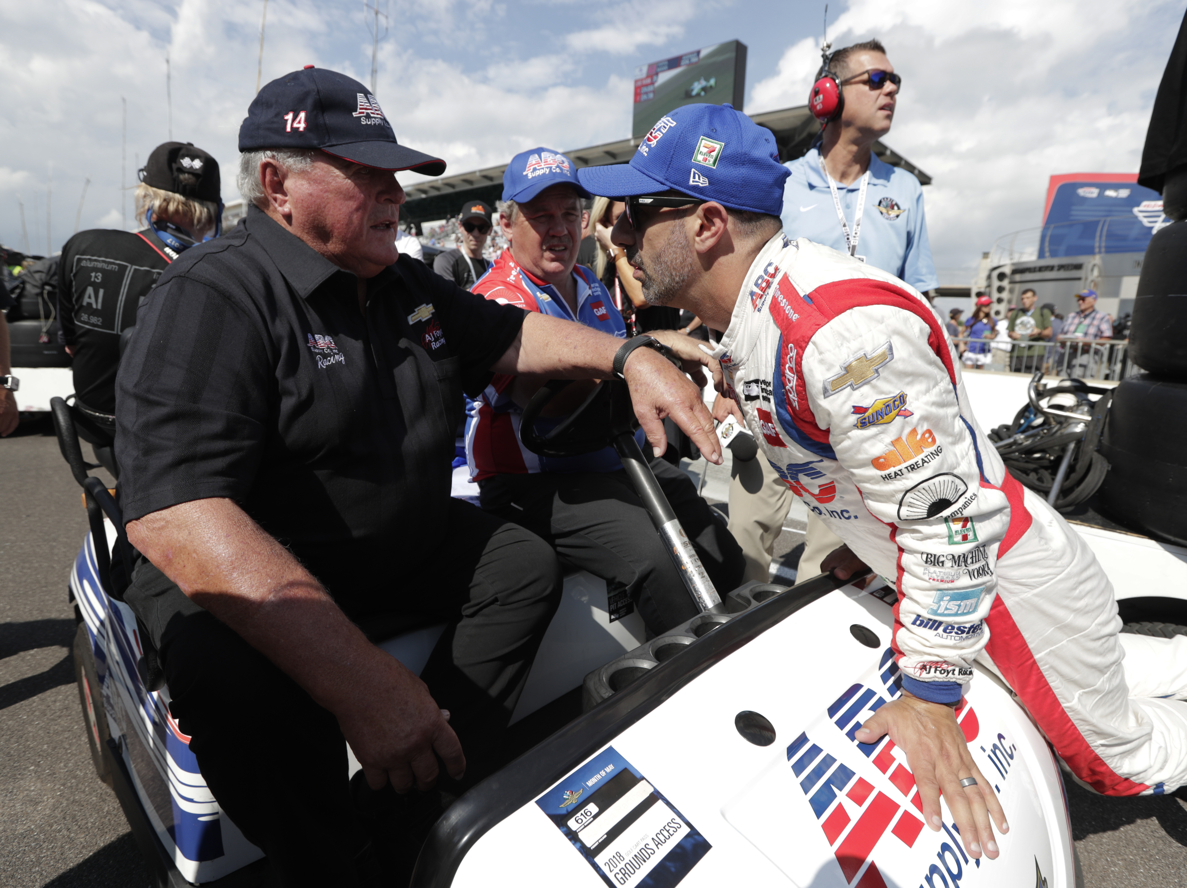 Tony Kanaan heads to AJ Foyt Racing for another Indy shot