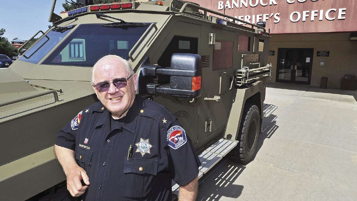 Sheriff: 'You can’t take the law into your own hands' after parents respond to school lockdown armed with rifles