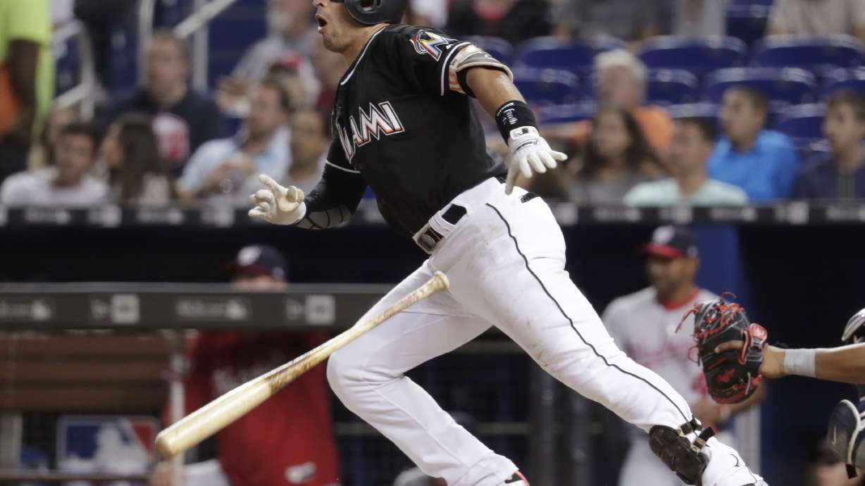 Marlins 3B Martin Prado limps out of game against Nationals