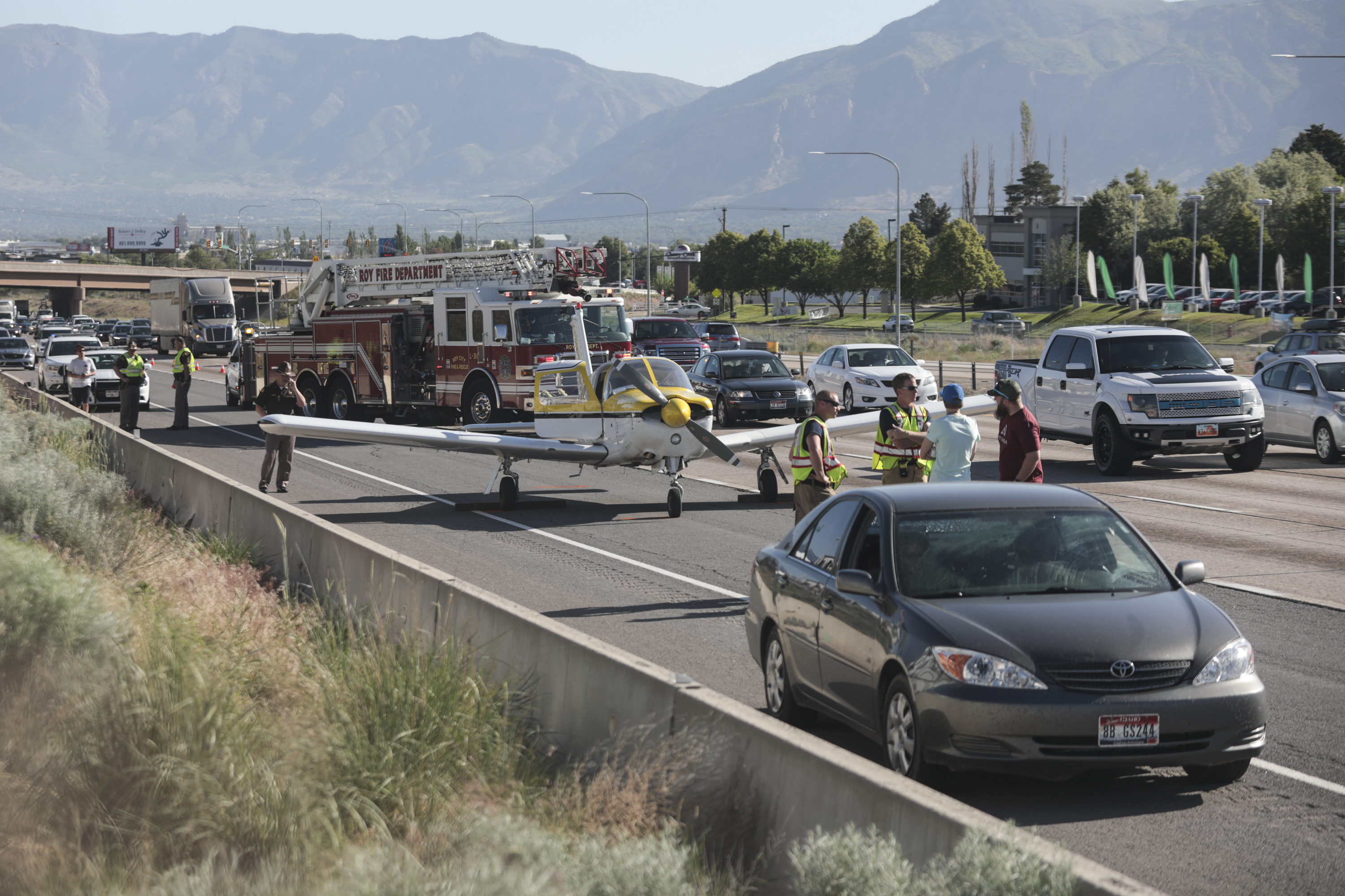 Plane that landed on Utah freeway had mechanical problems, UHP says