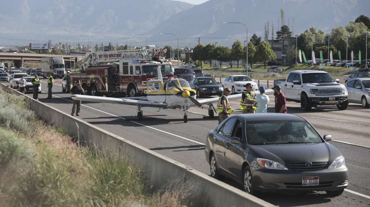Plane that landed on Utah freeway had mechanical problems, UHP says