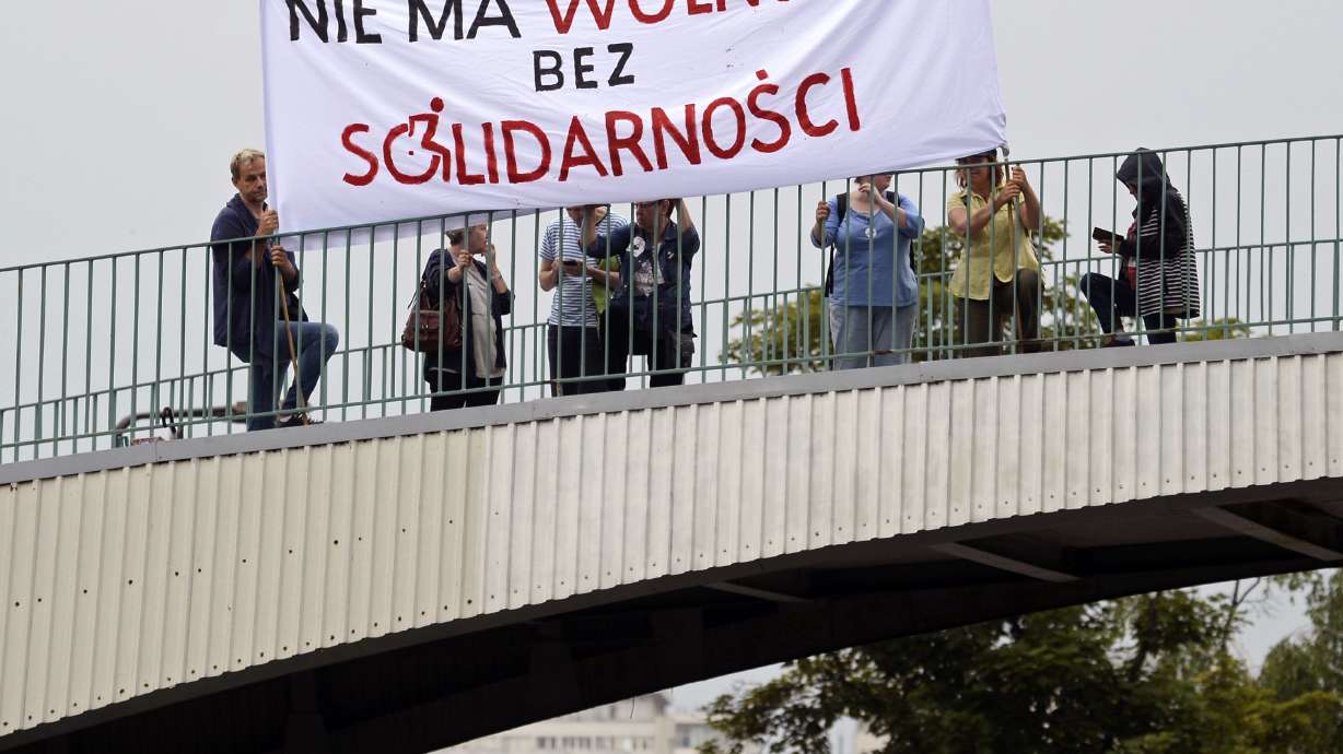 Poland: Parents, disabled children end parliament protest
