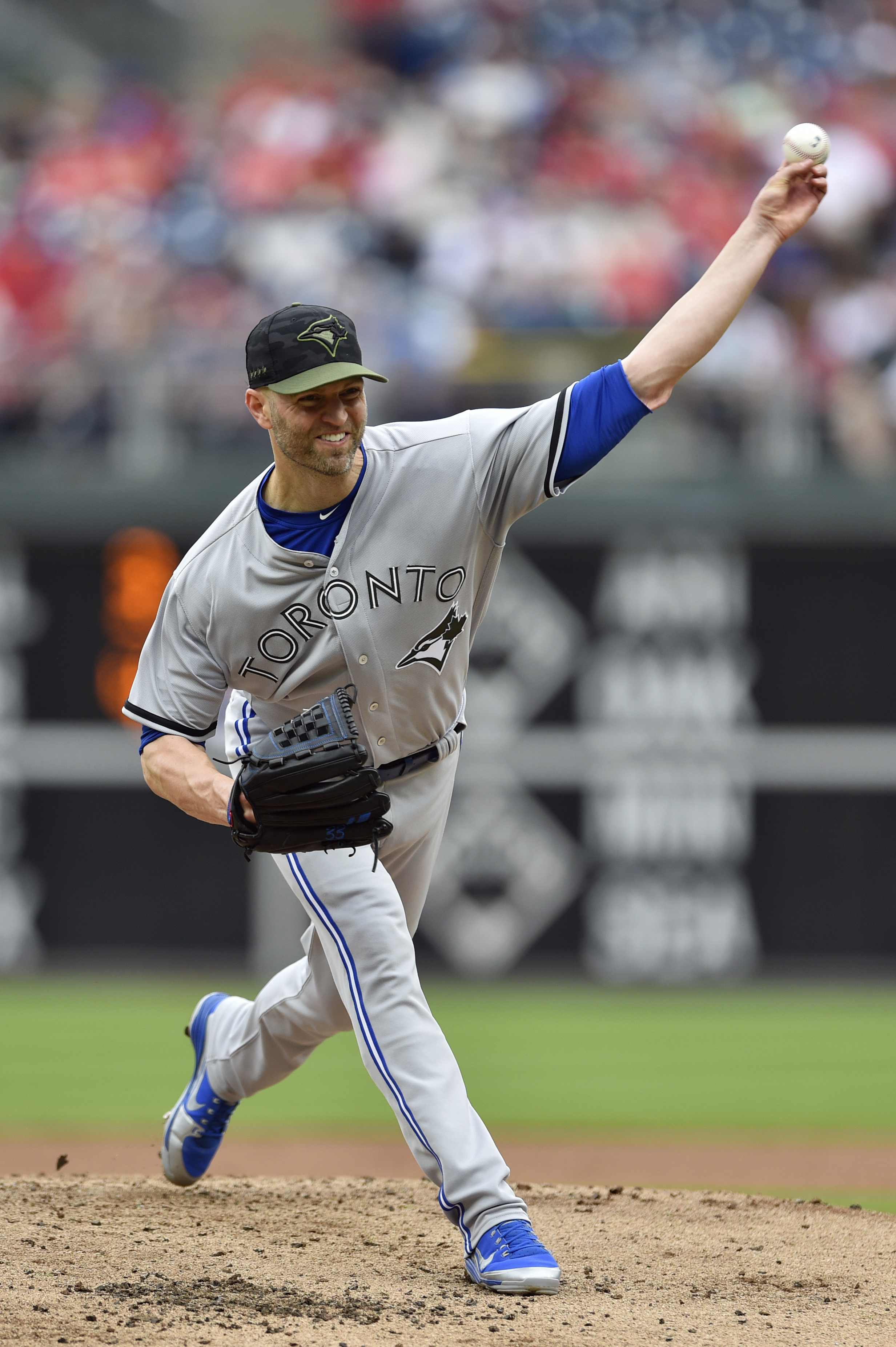 J.A. Happ bests former team, Blue Jays top Phillies 5-3