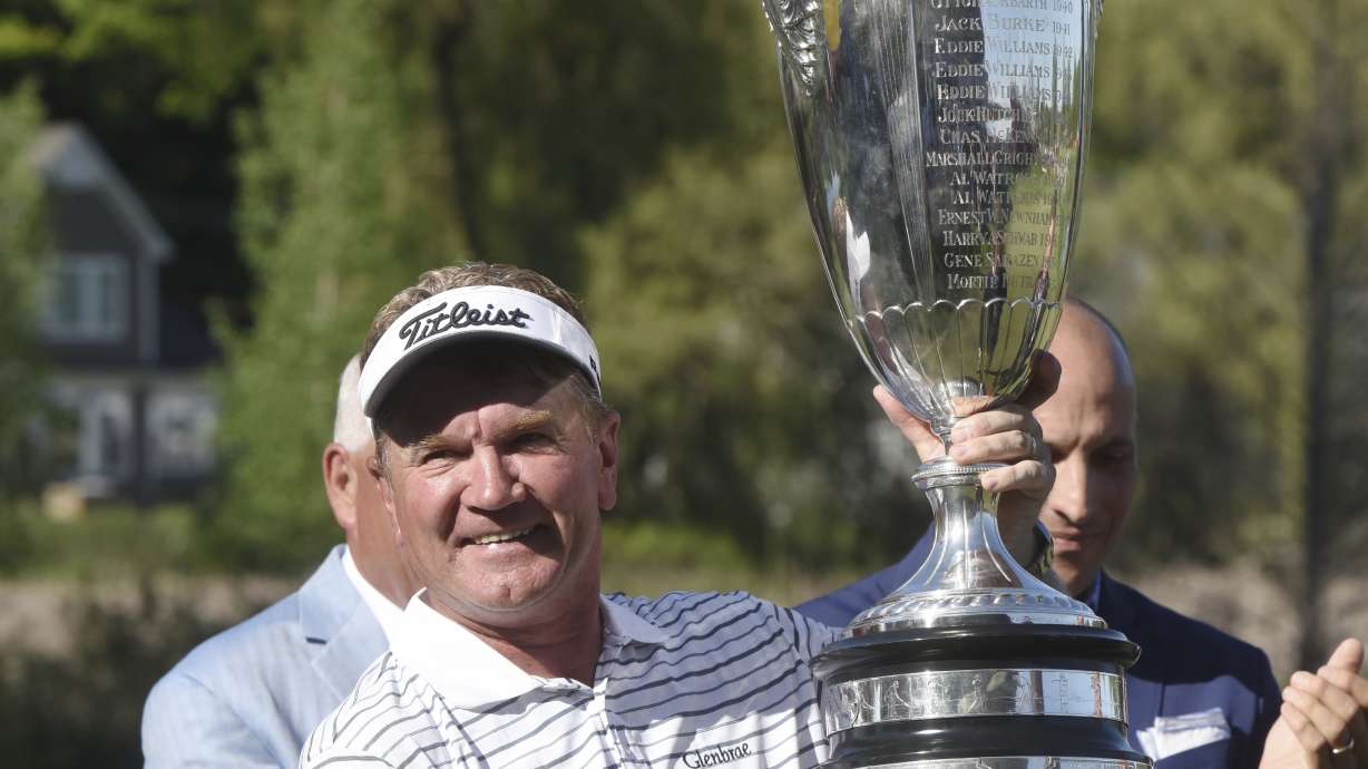 Rose wins Colonial and moves to No. 3 in the world