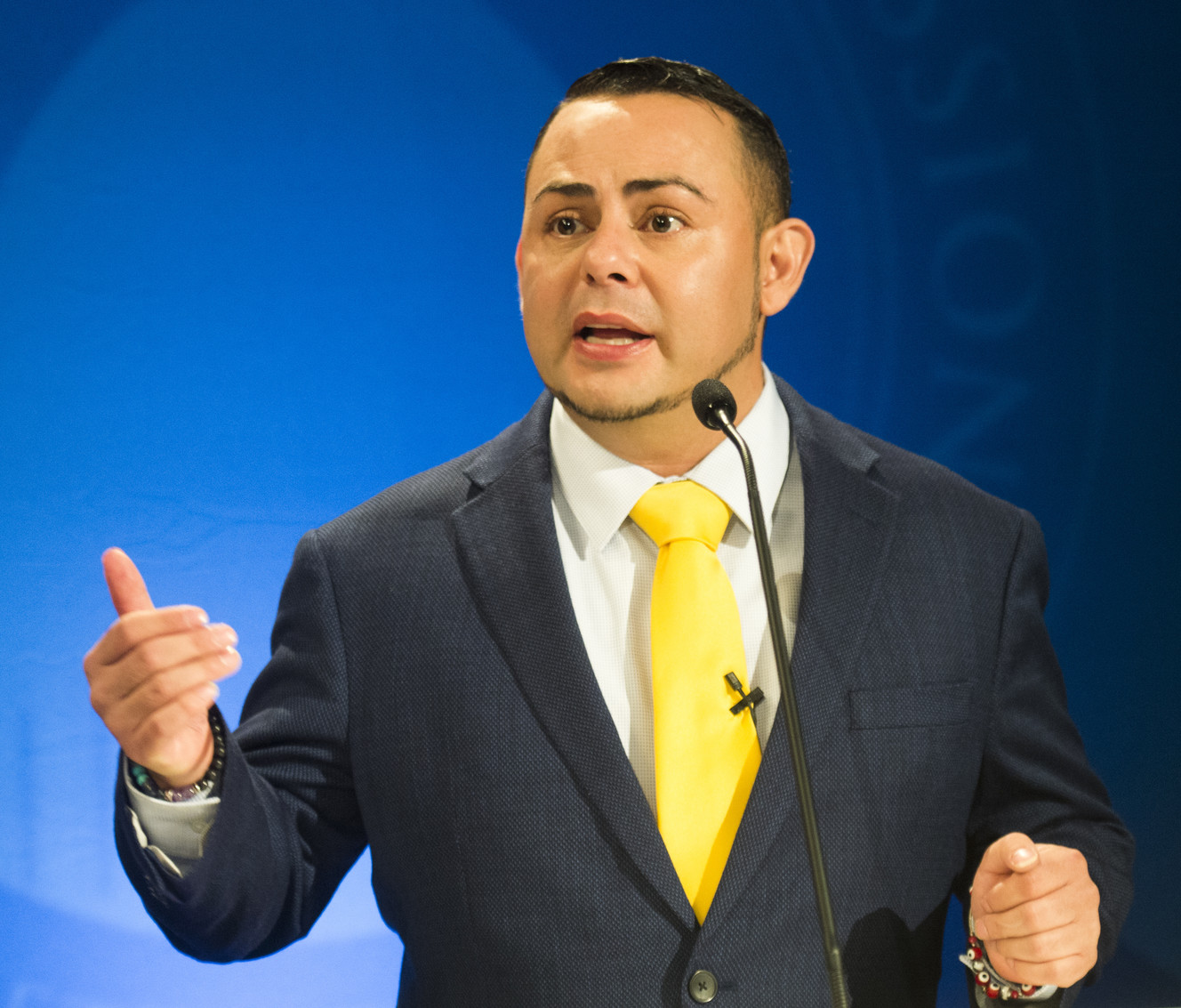 Castillo wins Utah Democratic House primary to face Bishop