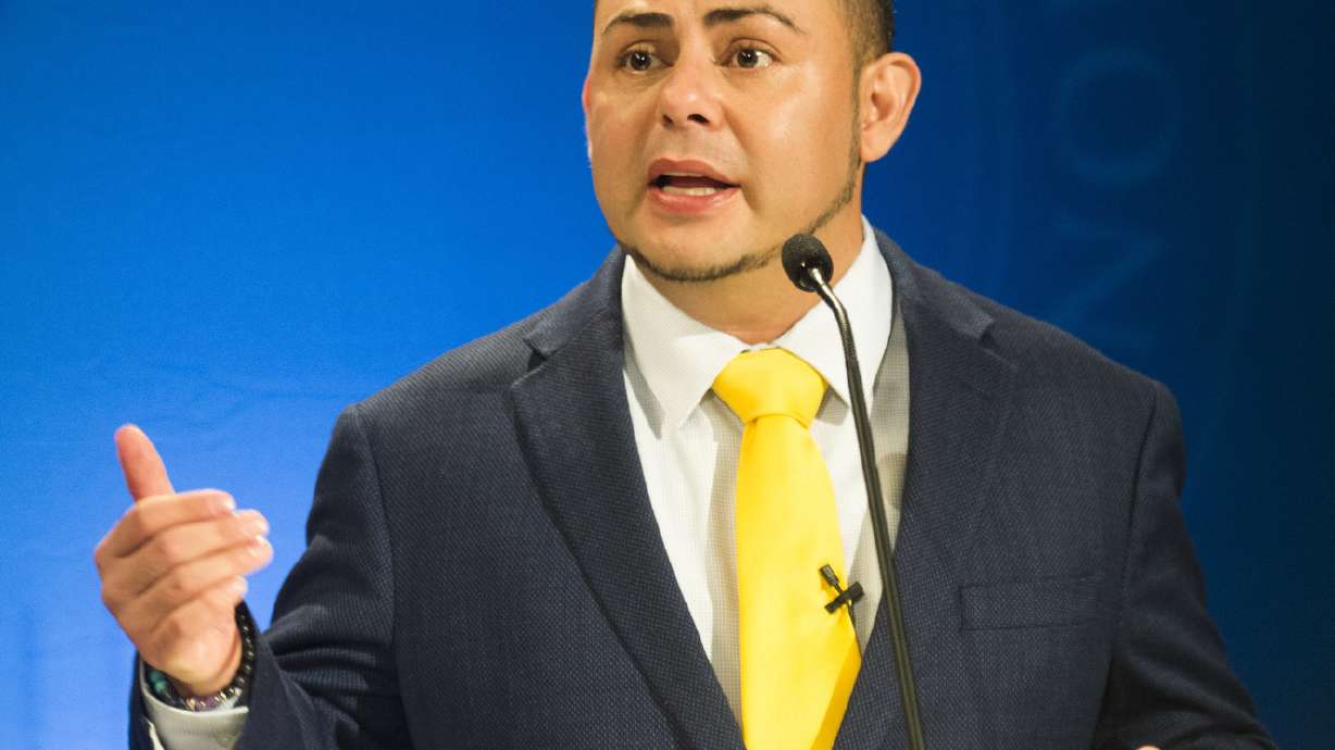 Castillo wins Utah Democratic House primary to face Bishop