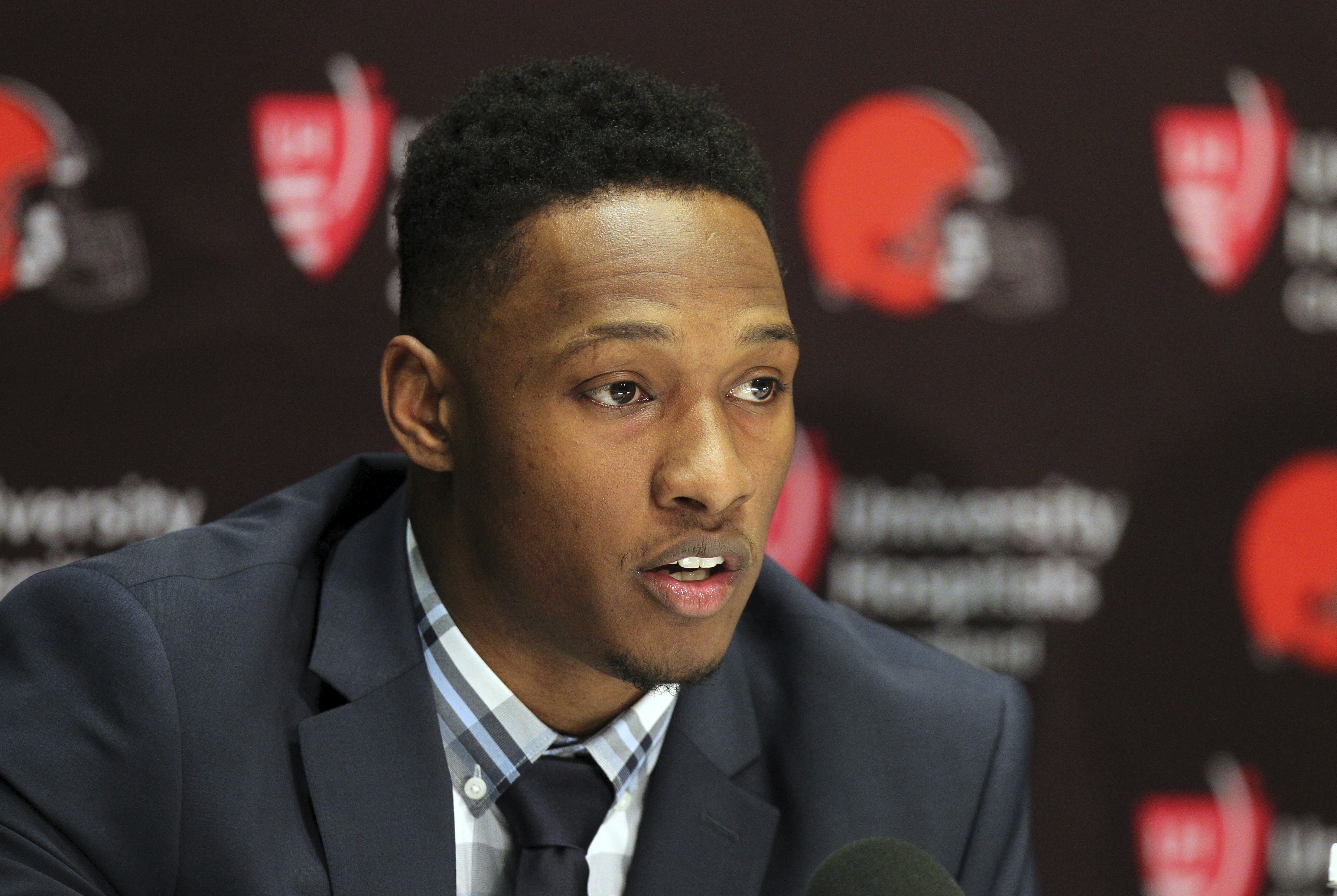 Heat for tweet: Browns' Randall amazed by jersey posting