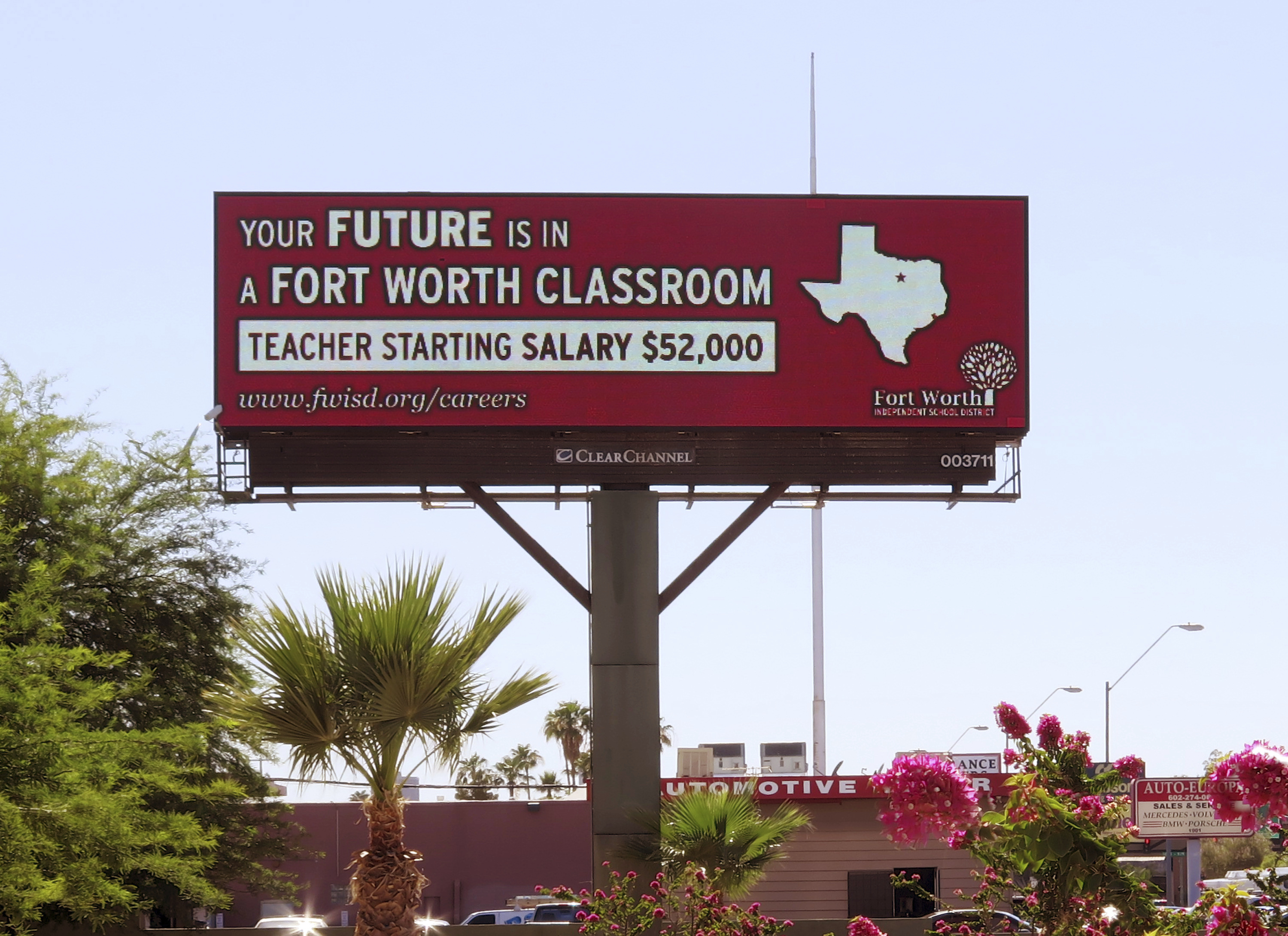 Texas district using billboards to poach Phoenix teachers