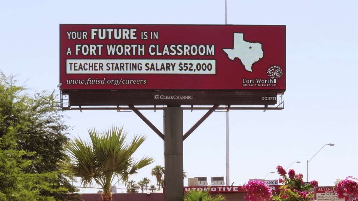 Texas district using billboards to poach Phoenix teachers