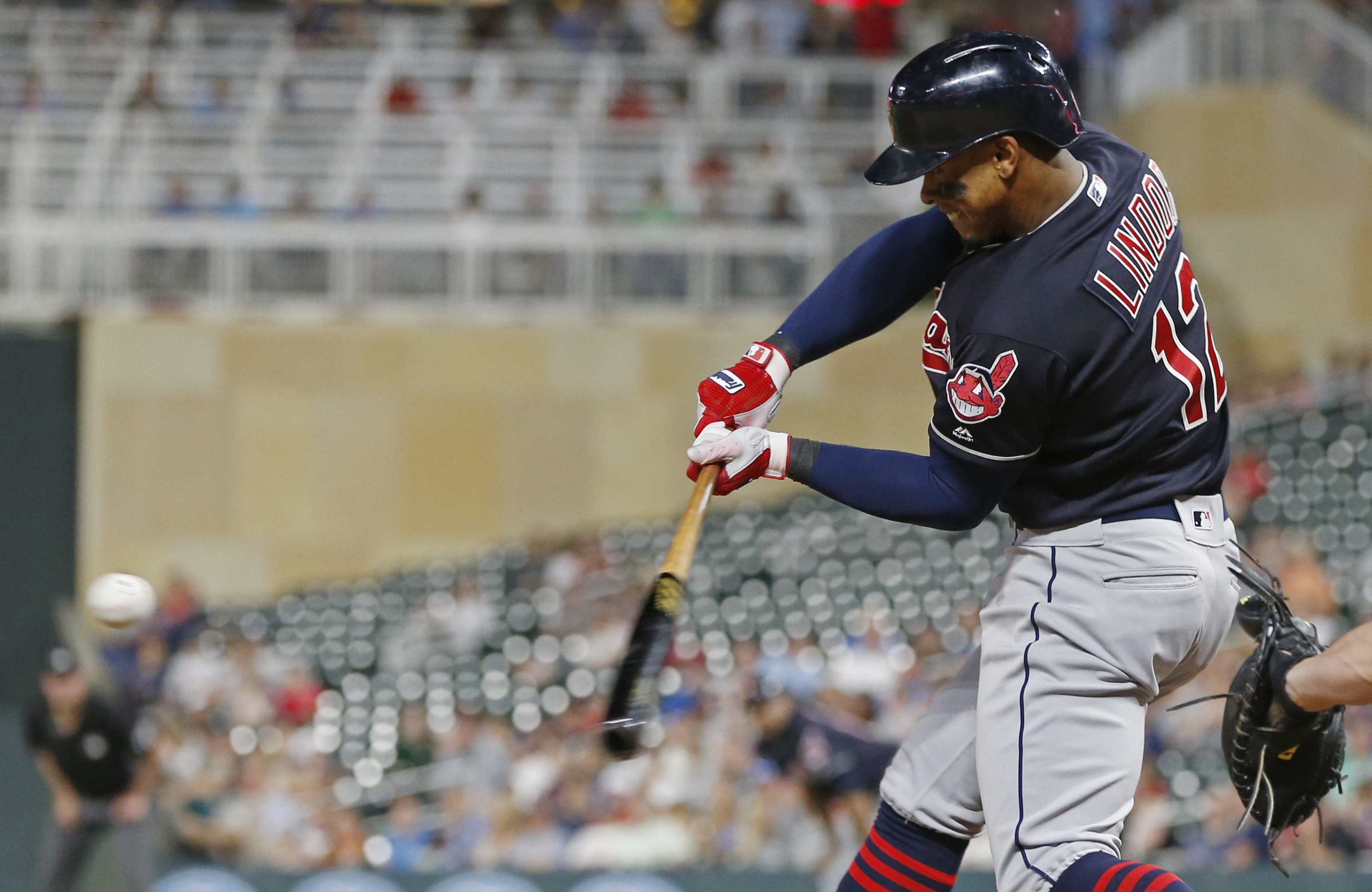 Lindor's pair of homers leads Indians past Twins 9-8