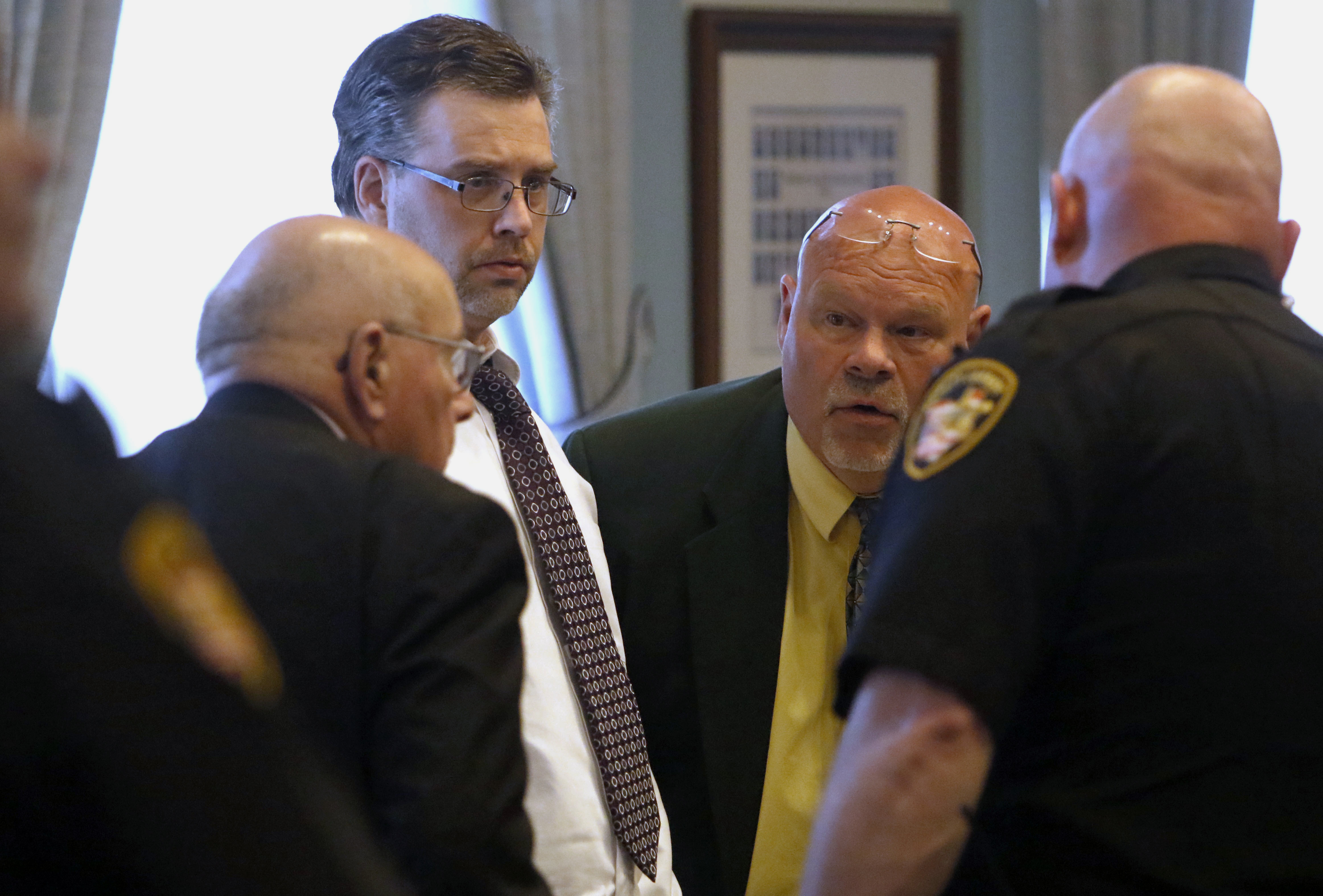 Man sentenced to die for the strangling deaths of 2 women