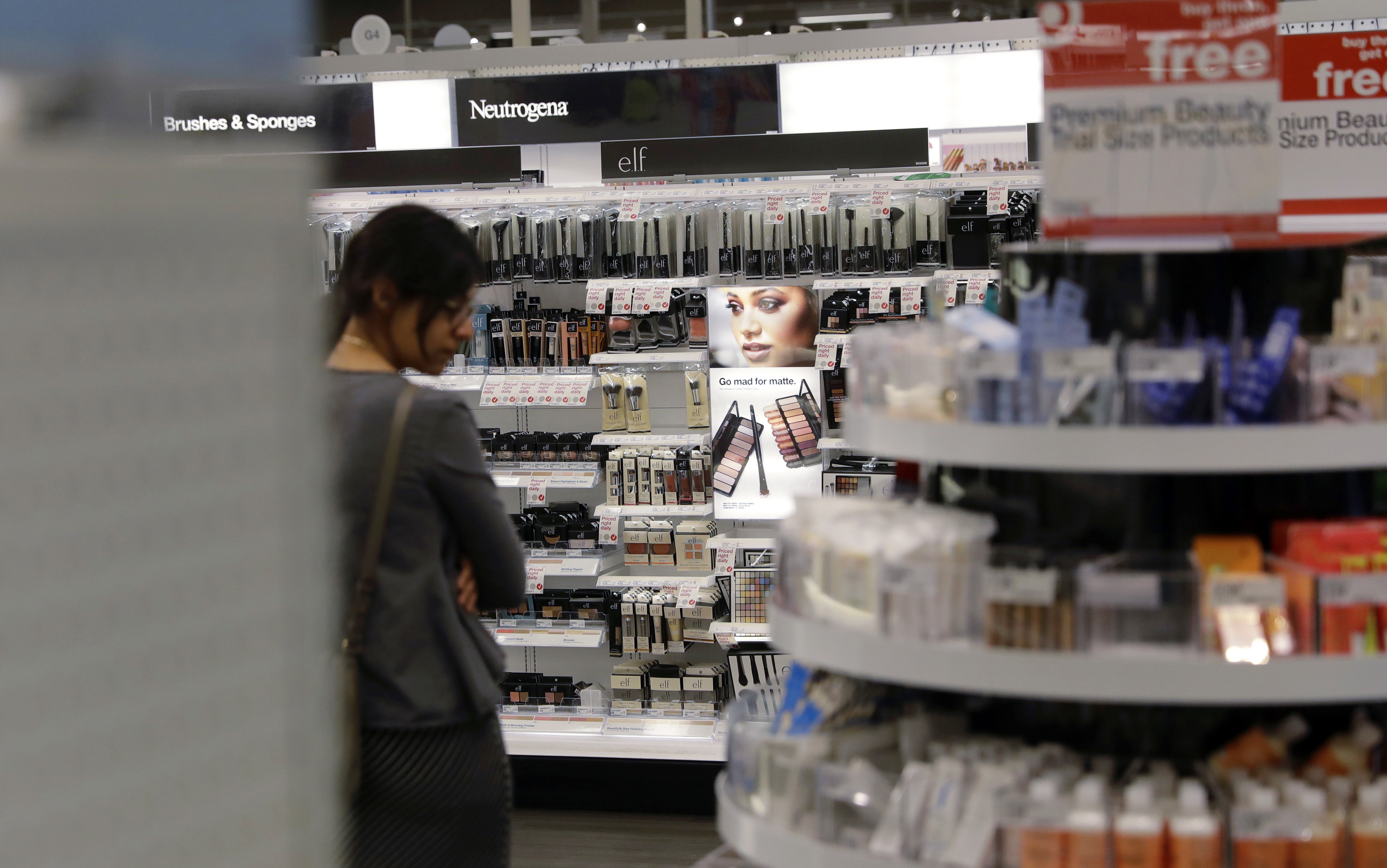 Department stores making themselves over in beauty battle