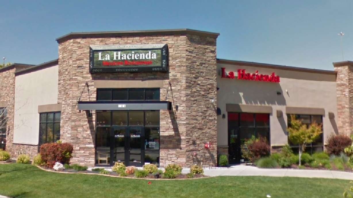 Draper restaurant reopens after it was closed for health code violations