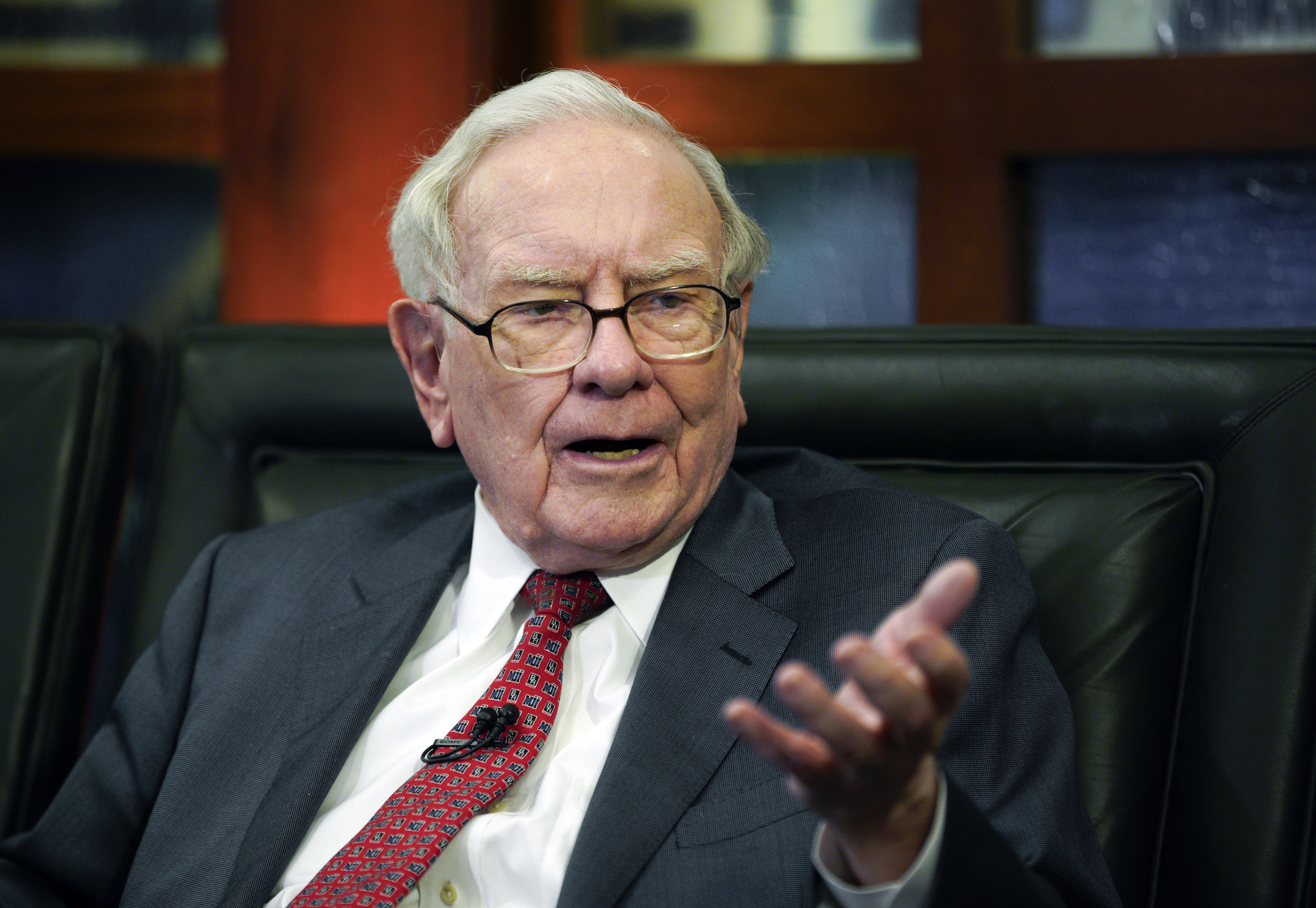 The Latest: Price of lunch with Warren Buffett is $3.3M