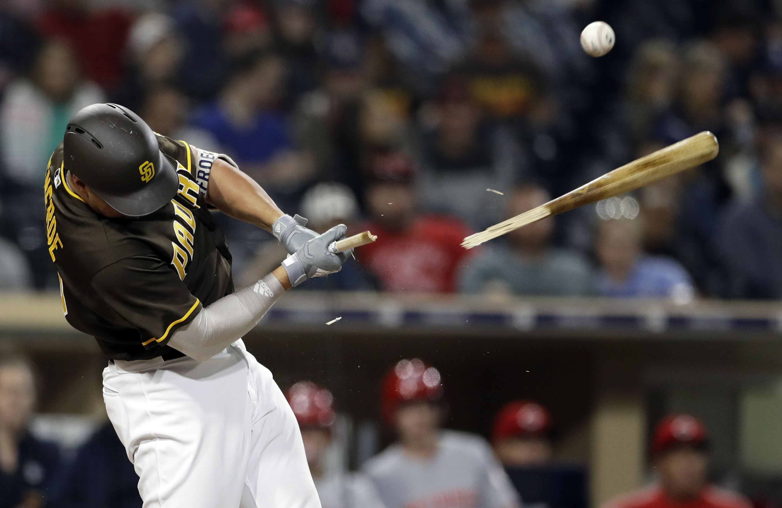 Lorenzen's 4-inning save highlights Reds'7-2 win over Padres