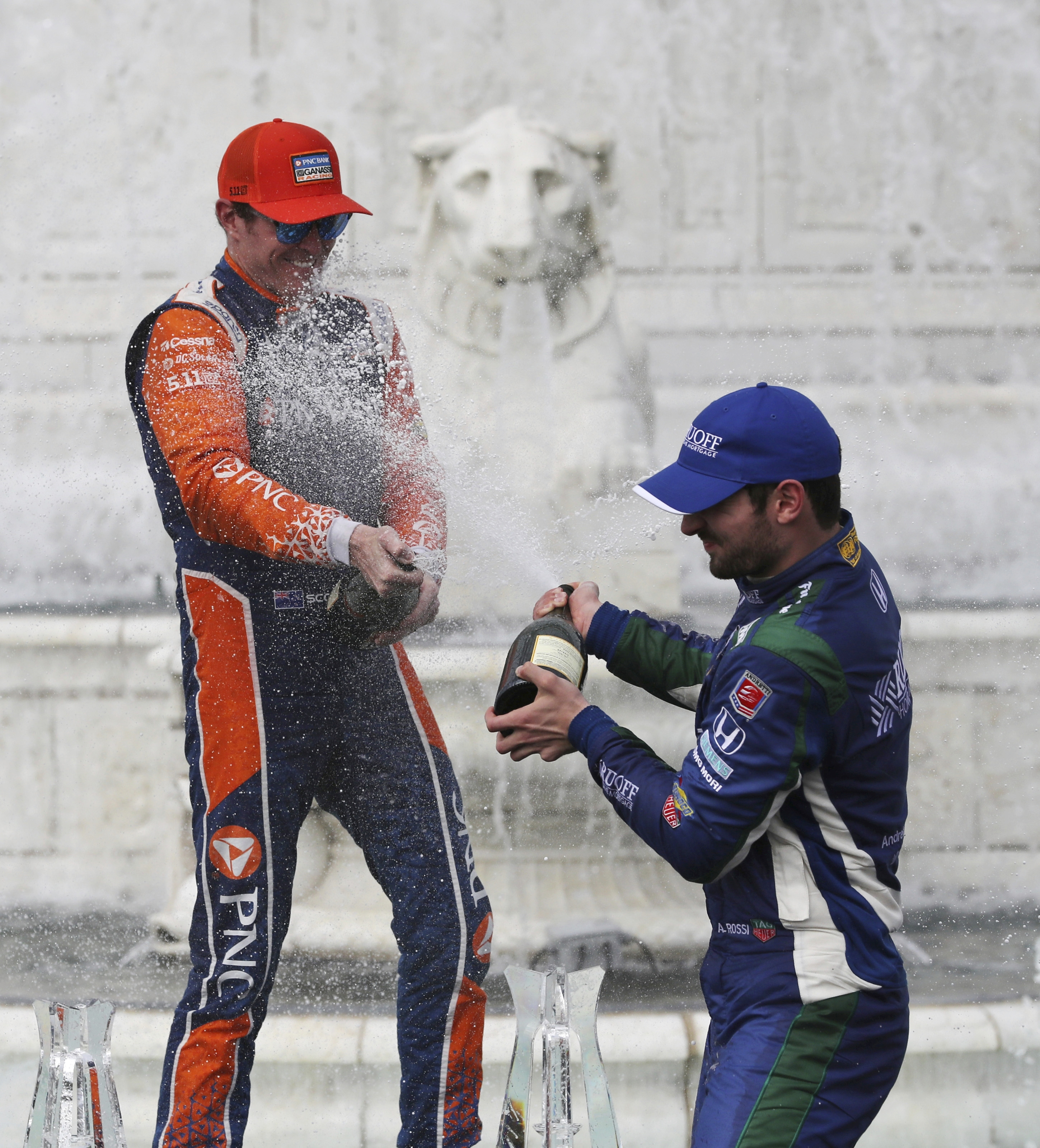 The Latest: Hunter-Reay races to 1st IndyCar win since 2015
