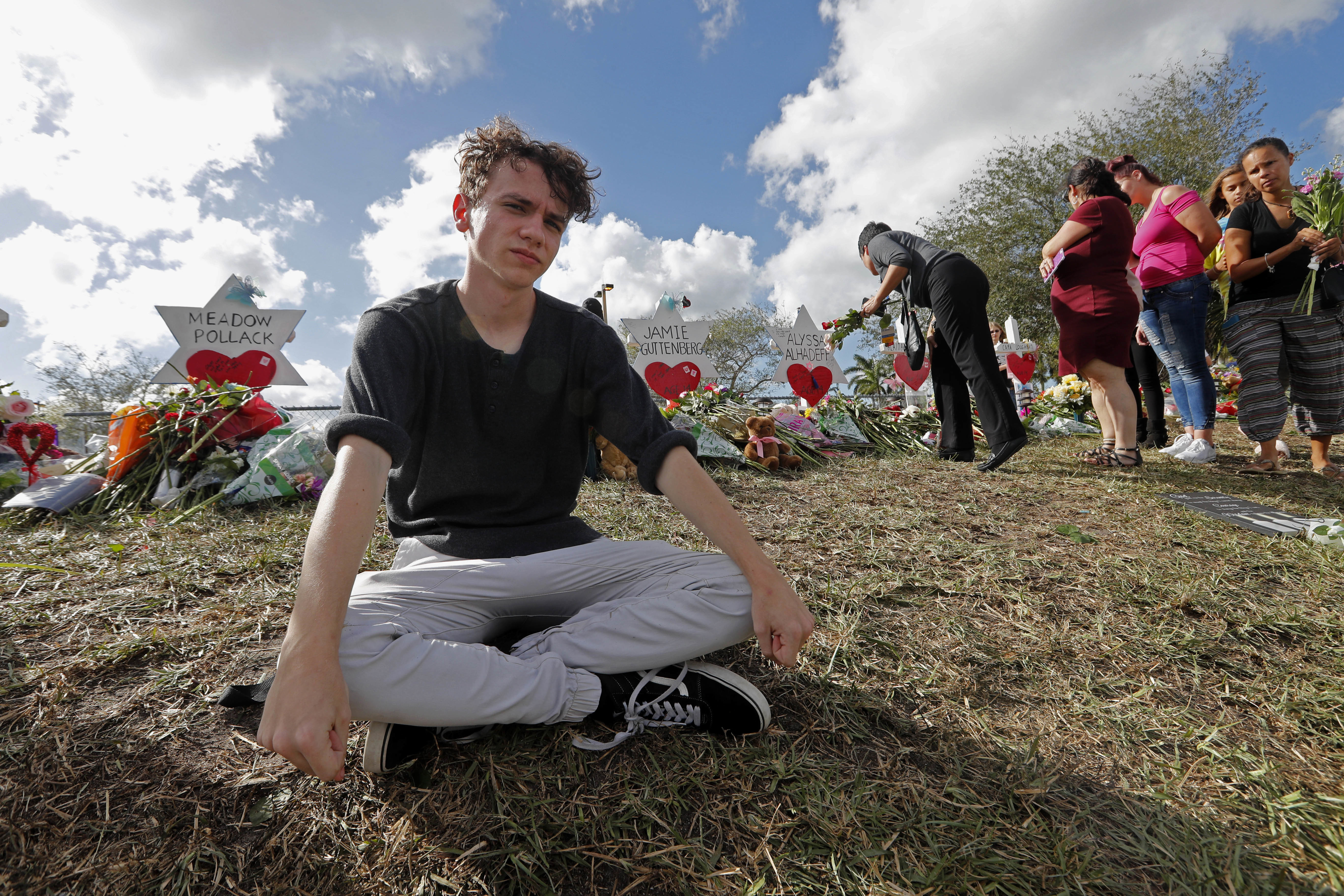 The Latest: Jimmy Fallon speaks to Parkland school grads