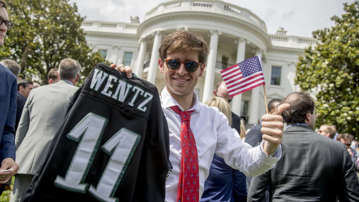 Warriors, Cavs stars say they're not going to White House