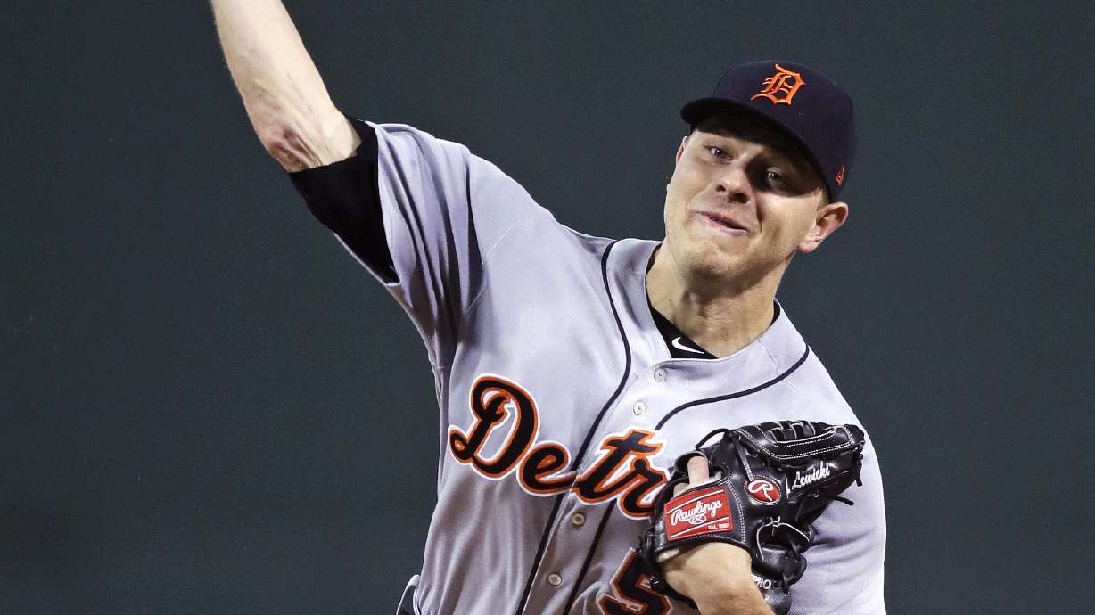 Martinez hits 20th, Wright pitches Red Sox past Tigers 6-0