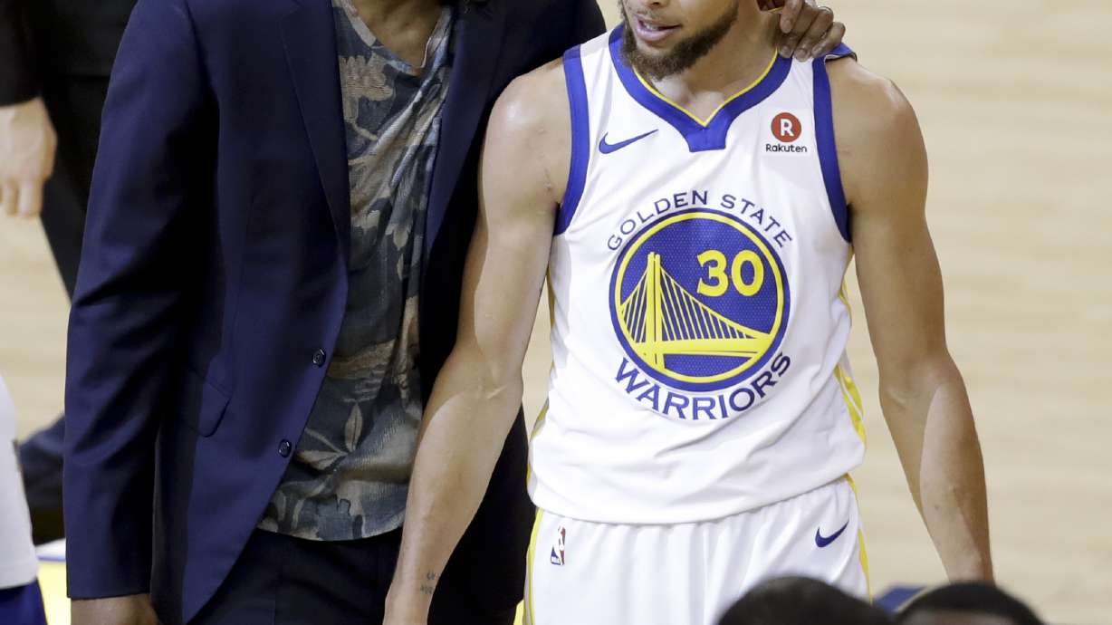 Warriors clear Andre Iguodala to play in Game 3 of finals