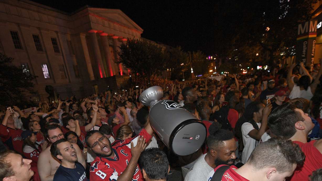 Caps fans celebrate Stanley Cup, first DC title since 1992