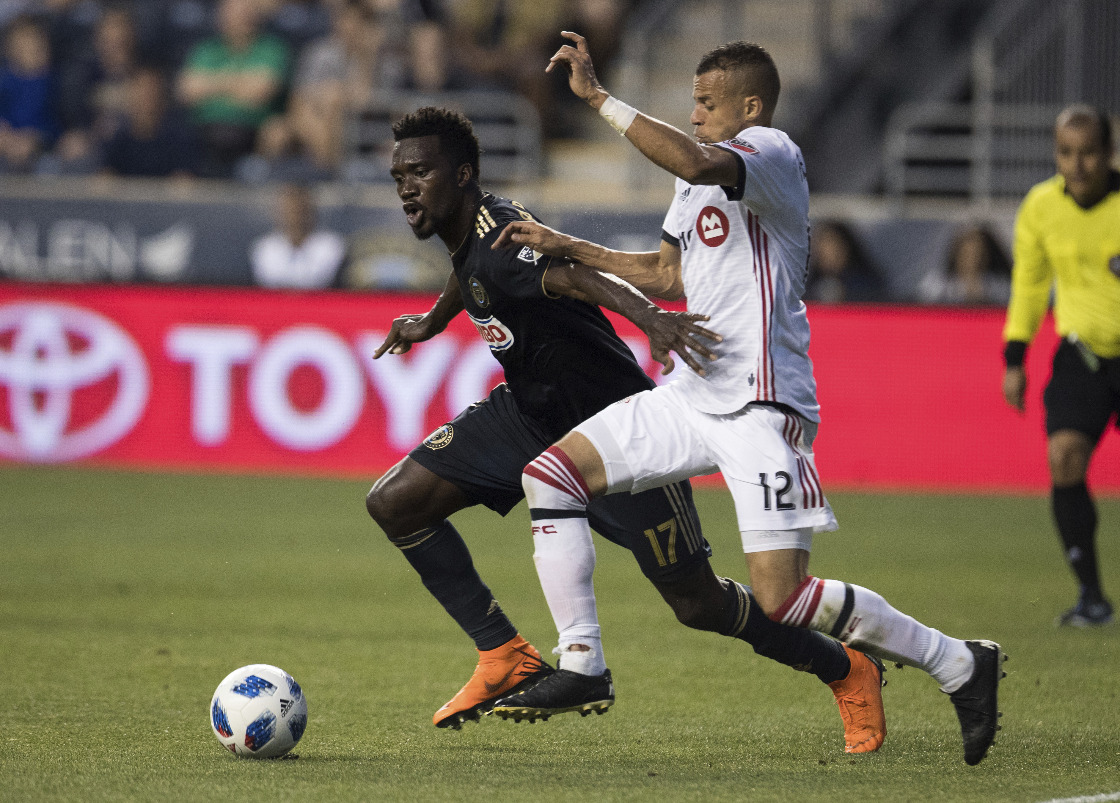 Osorio scores 2 goals, Toronto FC beats Union 2-0