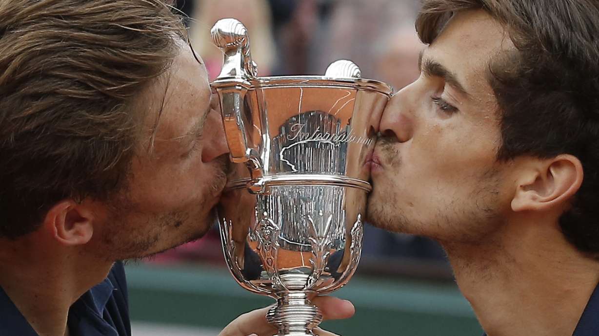 French pair Mahut-Herbert wins French Open men's doubles