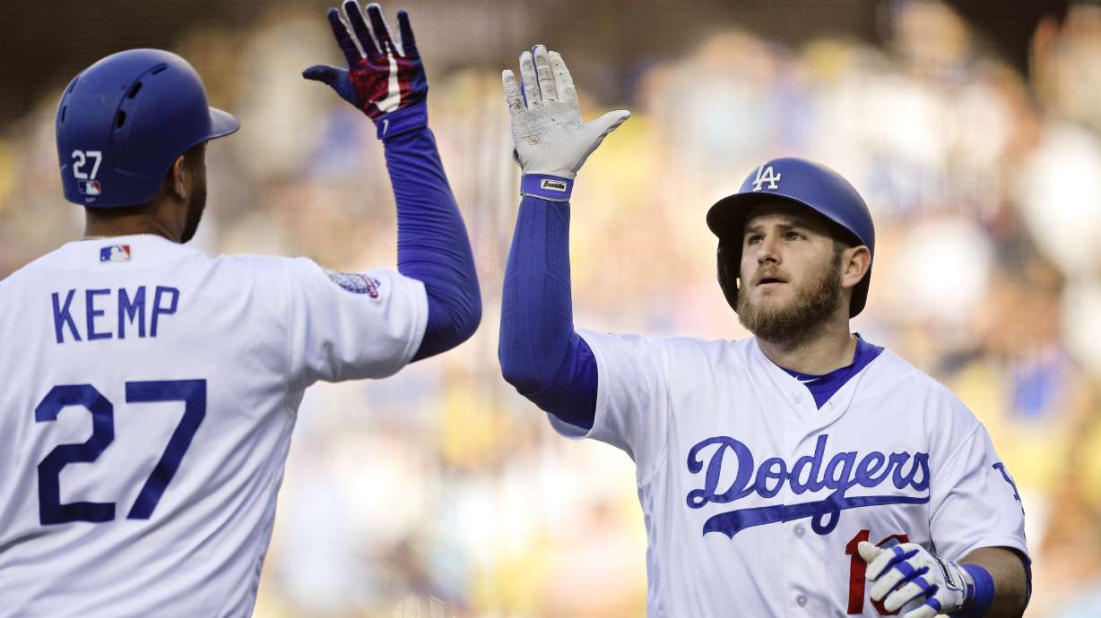 Freeman, Flowers lift Braves over Dodgers 5-3