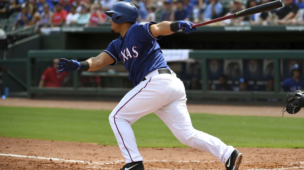 Balk gives Astros 8-7 win, first 4-game sweep of Rangers