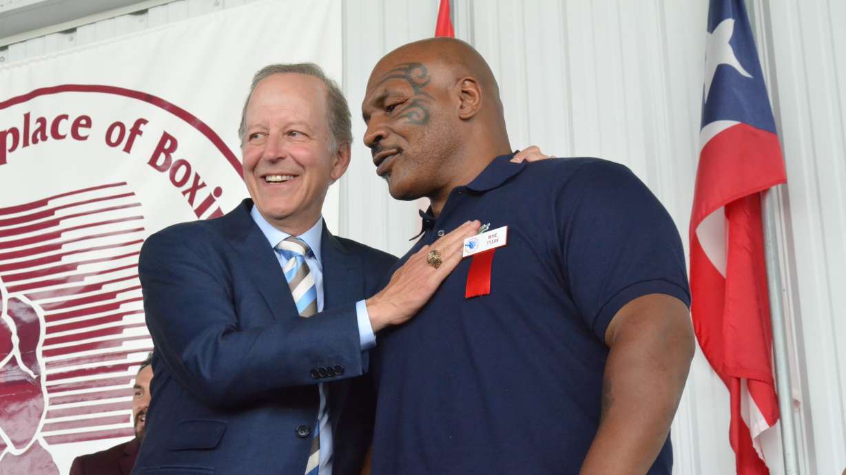 Vitali Klitschko honors brother in his Hall of Fame moment