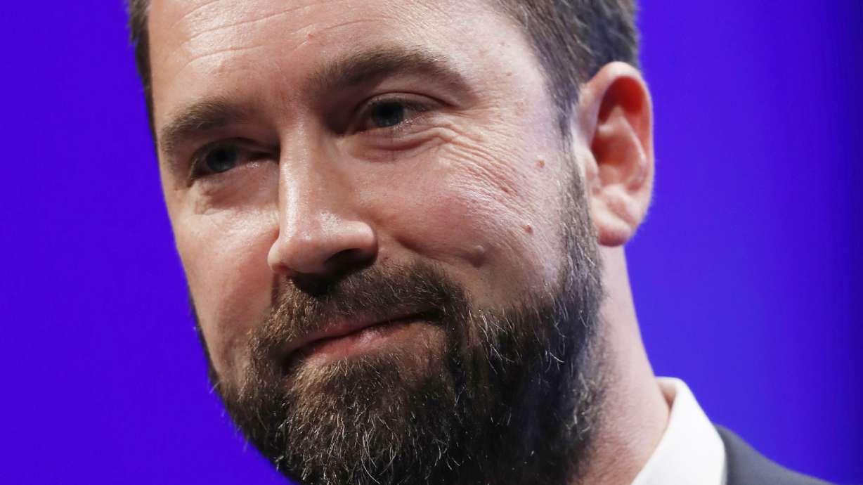 Marine veteran has lead in Maine congressional primary