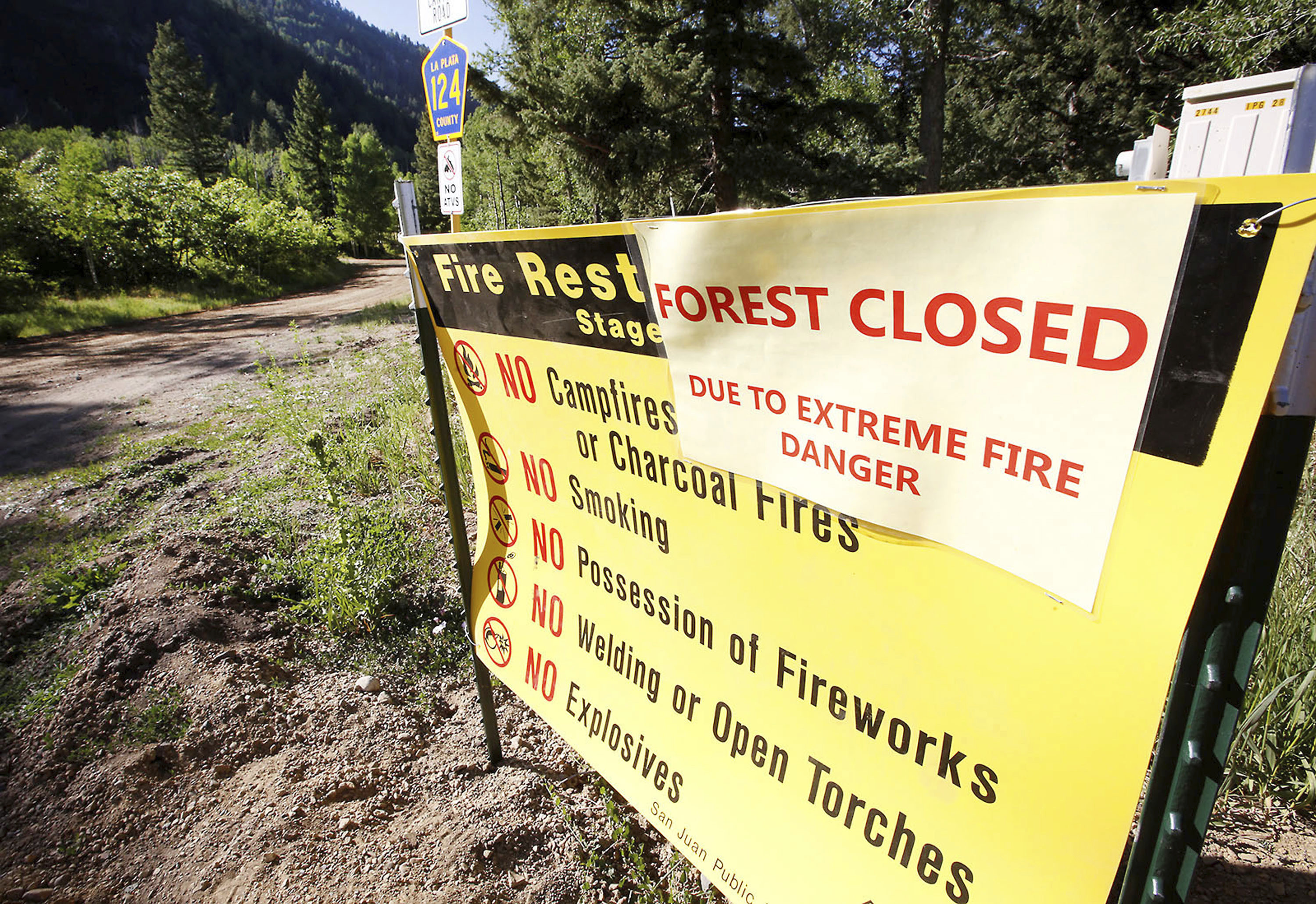 Correction: Western Wildfires story