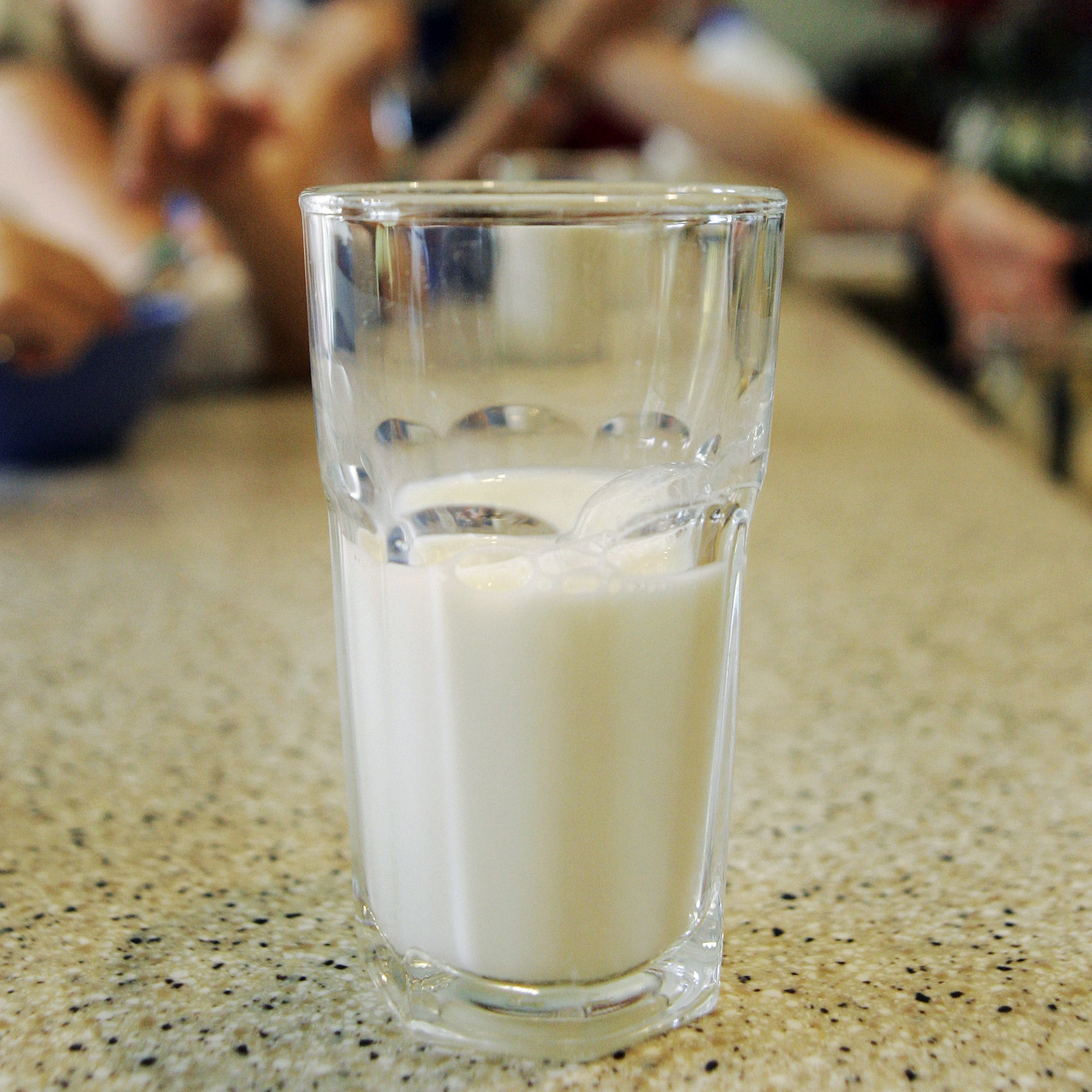 Fewer US teens smoking, doing drugs ... and drinking milk