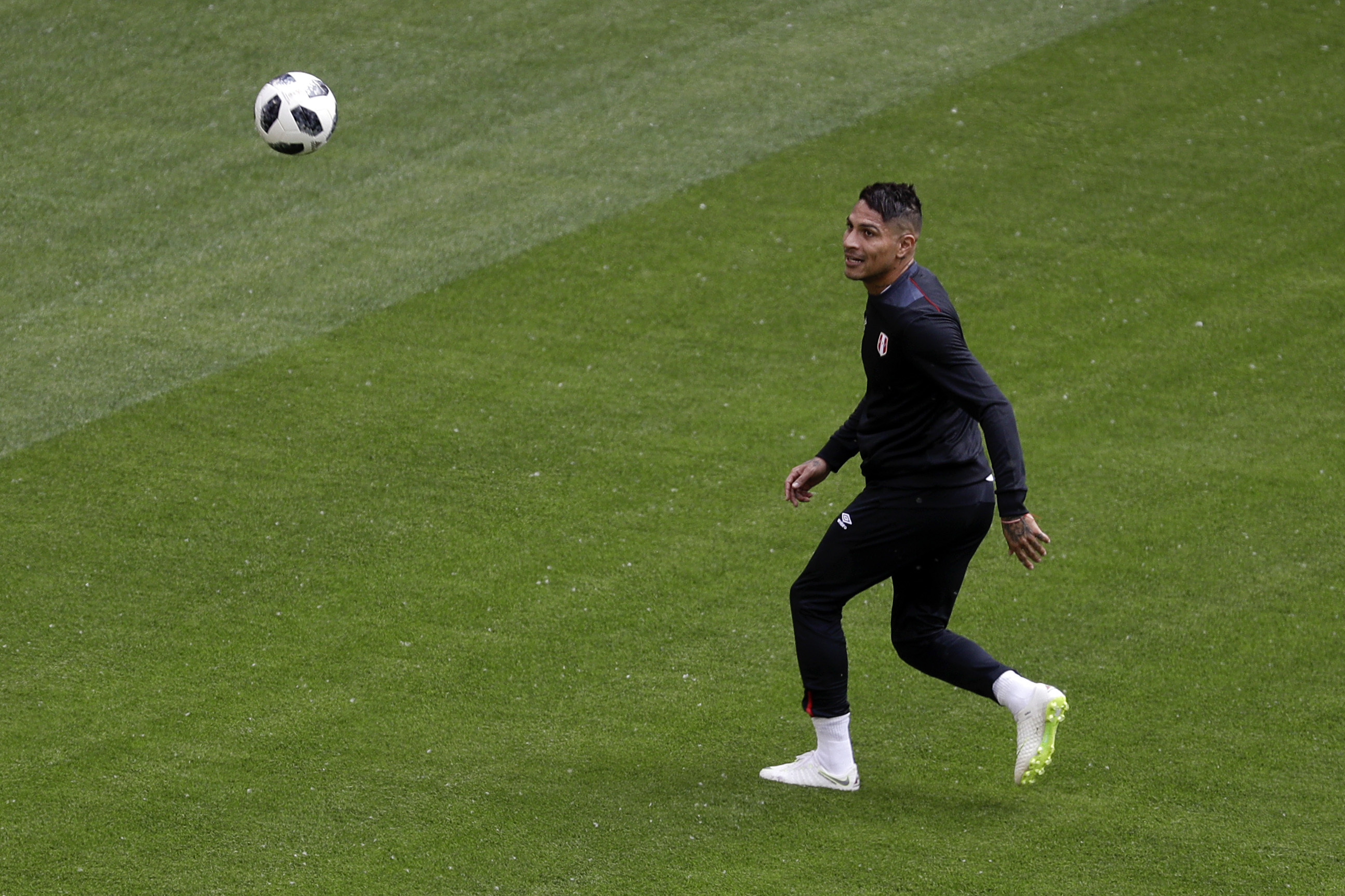 Peru coach says Guerrero fit for World Cup, ready to play