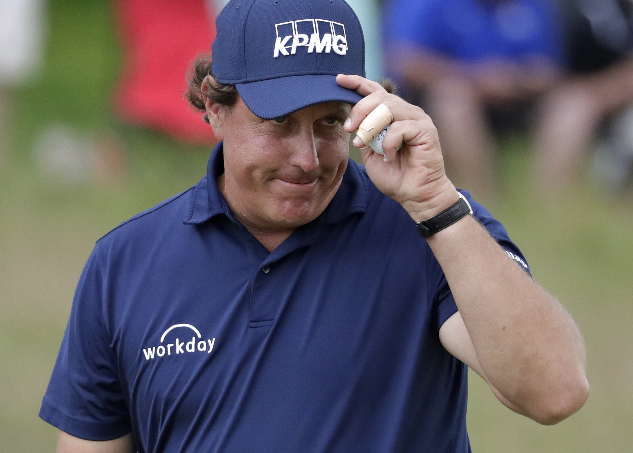 Column: Golf's stars battle not to win but to stay alive
