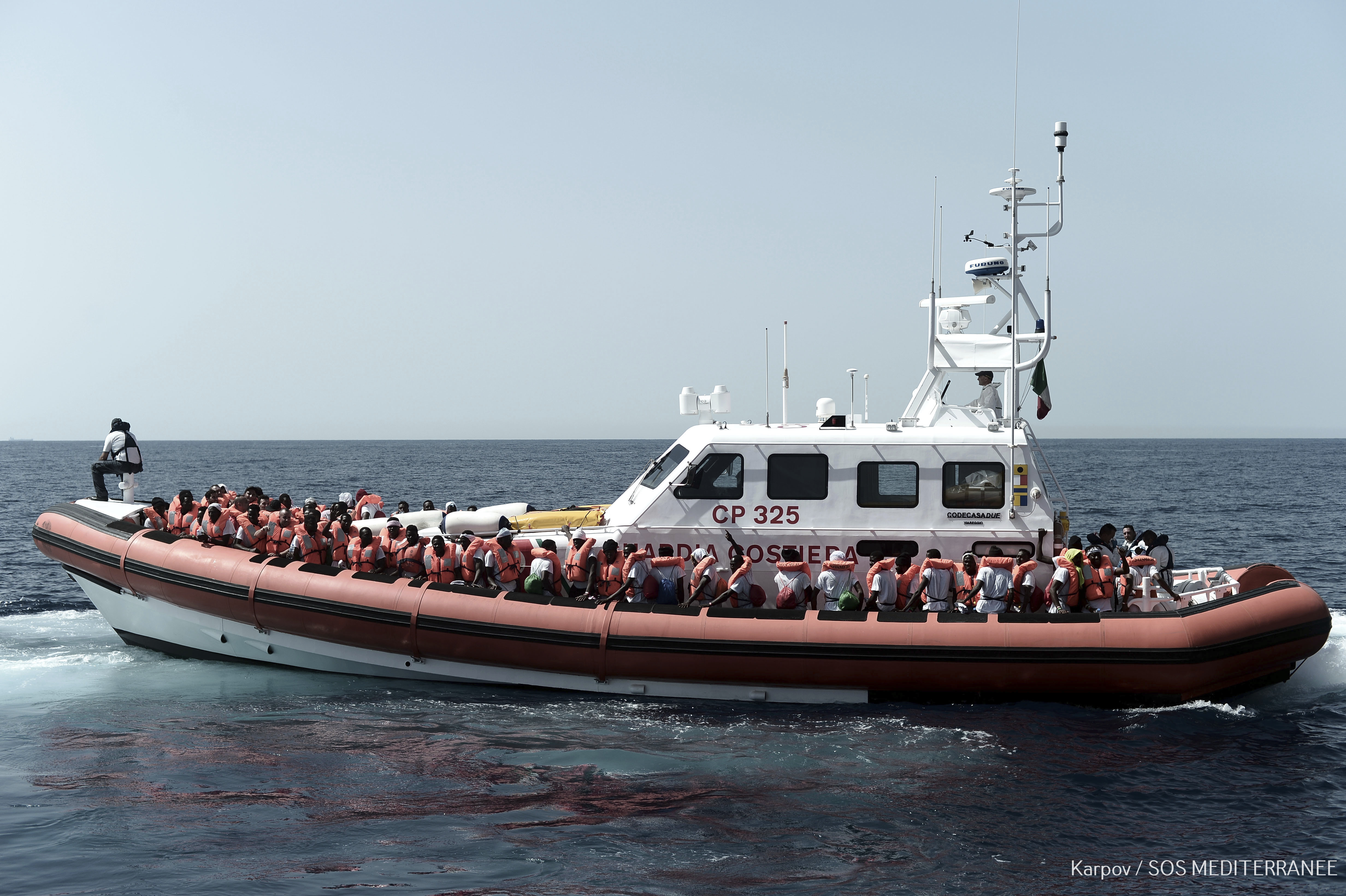 Spain saves 933 migrants, waits for another 630 on Aquarius