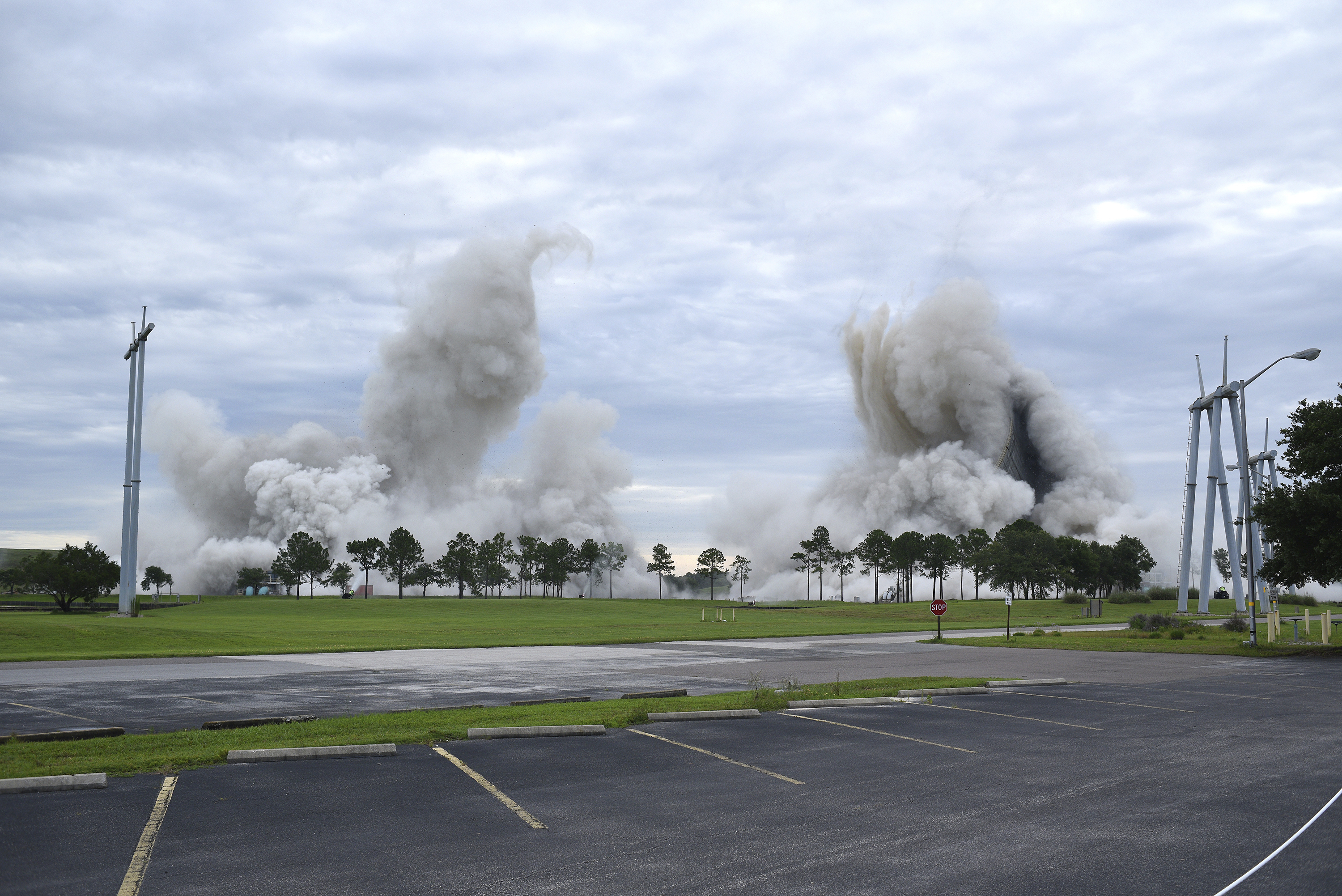 Cooling towers imploded at Florida power plant