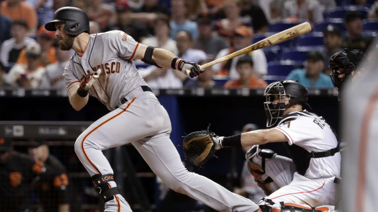 Giants' Longoria having hand surgery, hopes to return soon