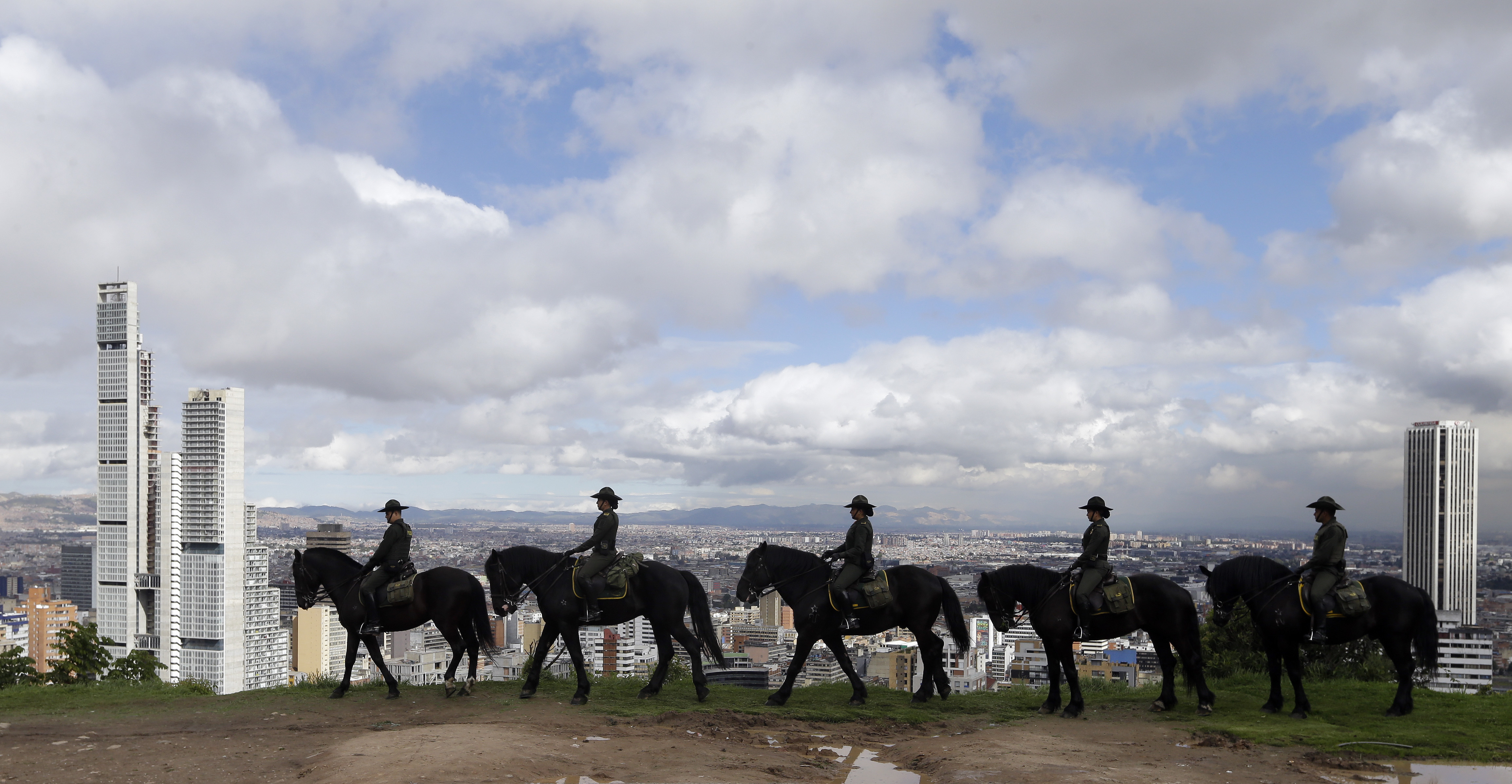 Conservative wins Colombia's presidency in divisive election